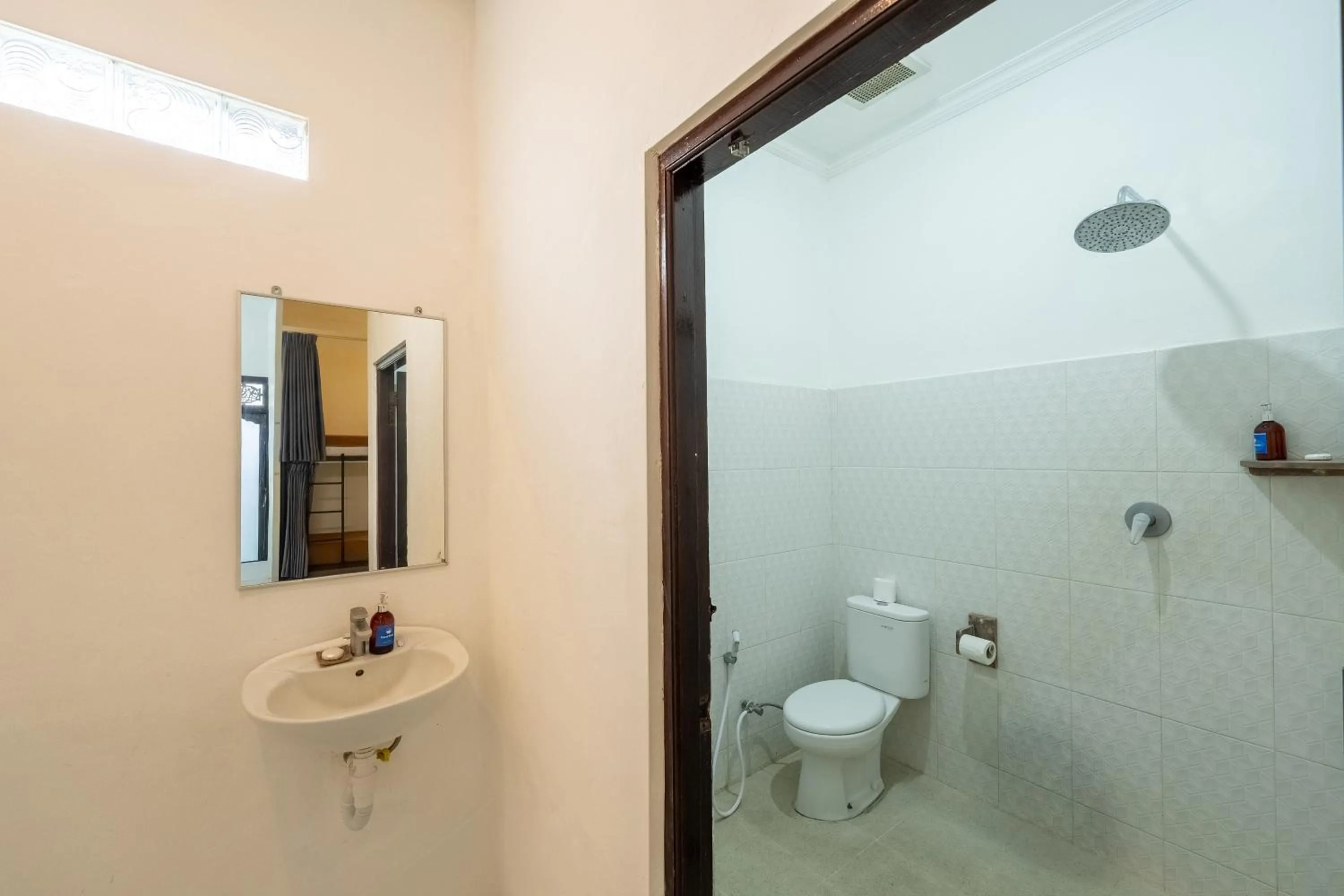 Bathroom in Summer of Surf Canggu