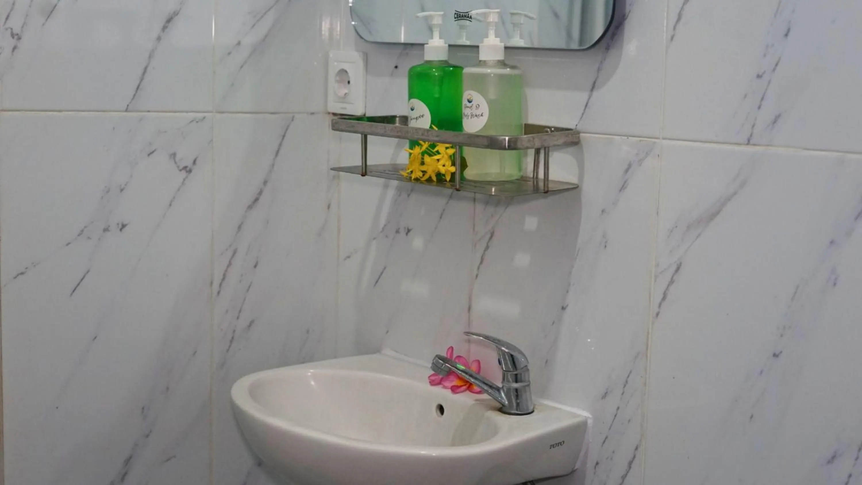 Bathroom in Summer of Surf Canggu