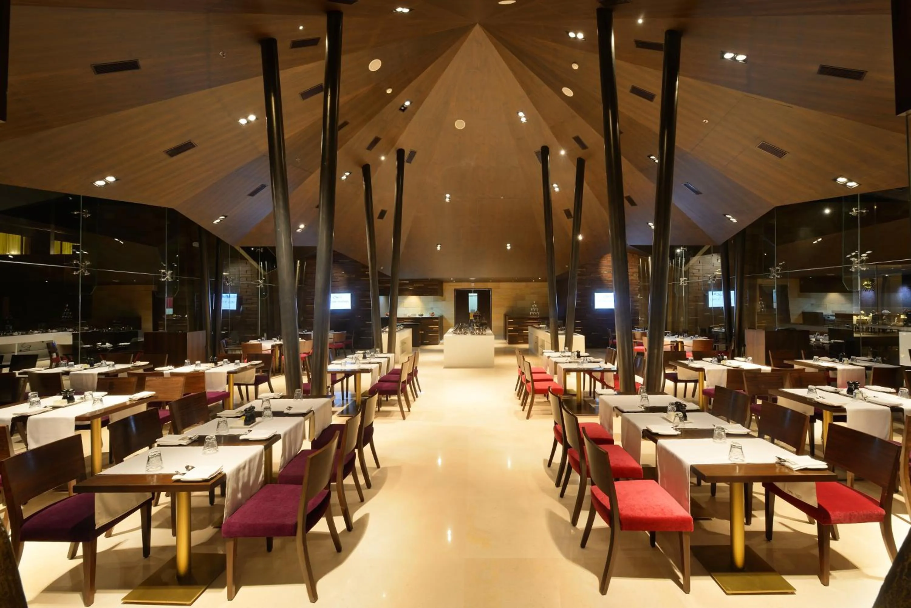 Restaurant/places to eat in Marasa Sarovar Premiere