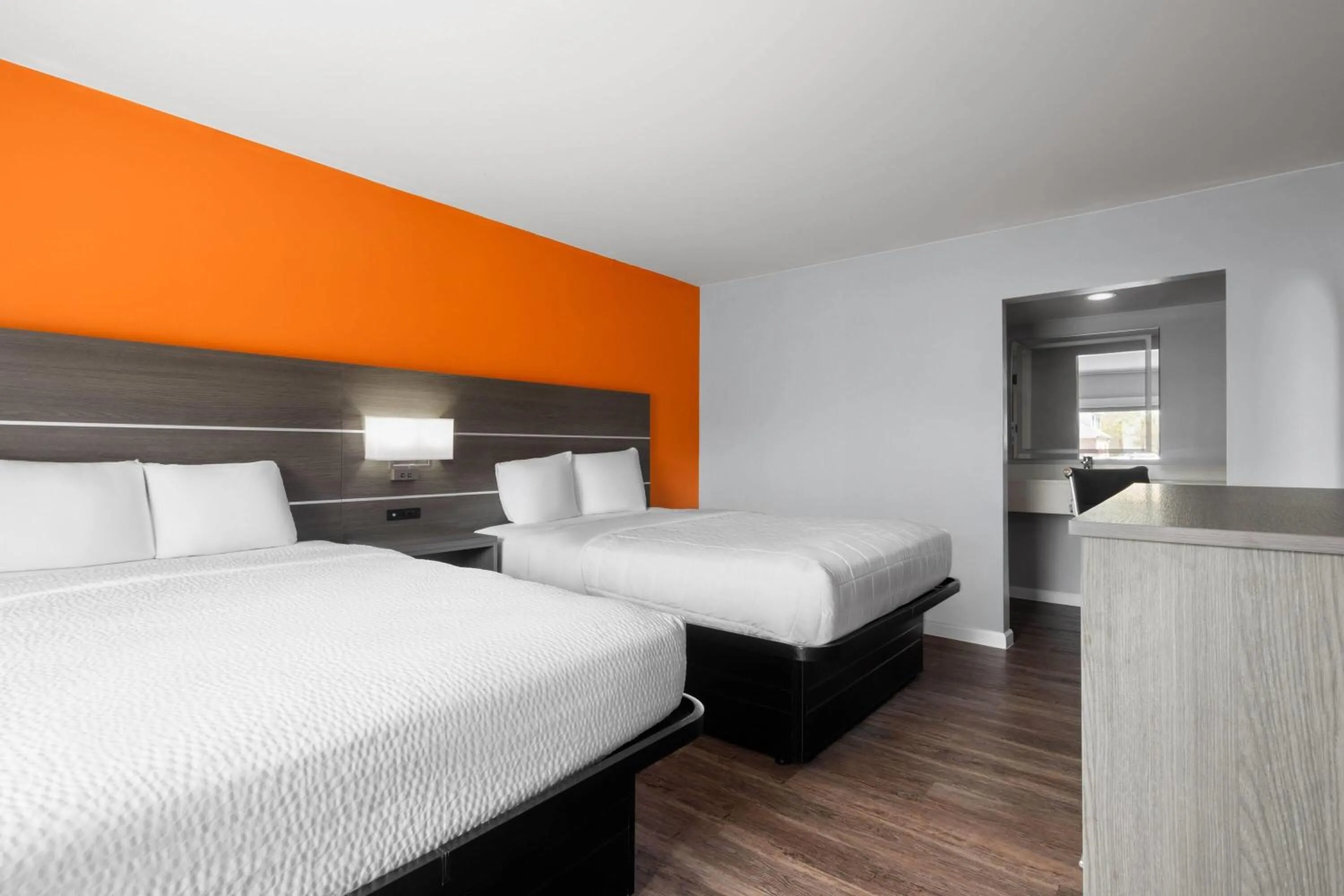 Photo of the whole room, Bed in Baymont by Wyndham Salisbury MD