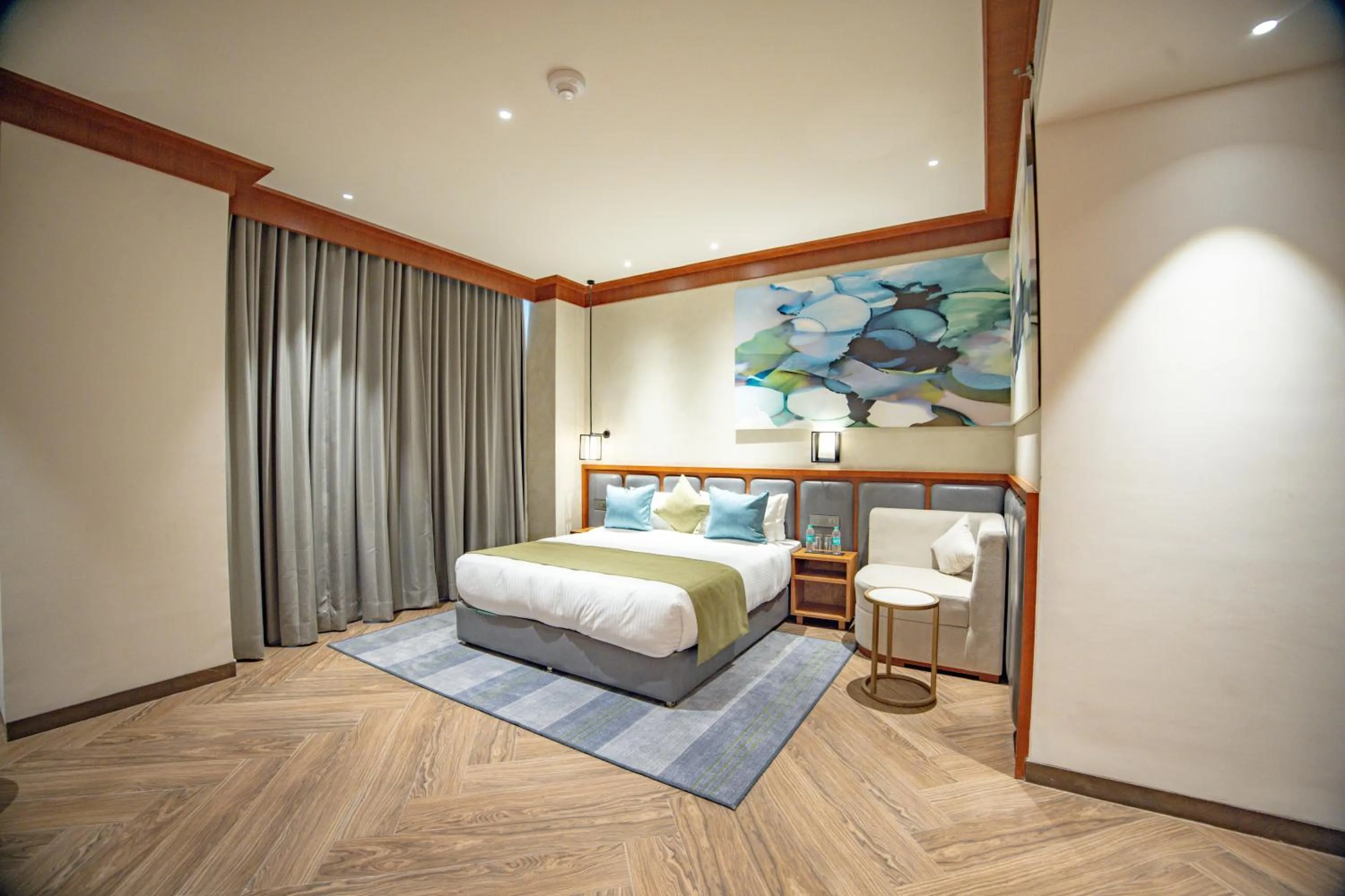 Photo of the whole room, Bed in Wyndham Garden Sonipat Murthal