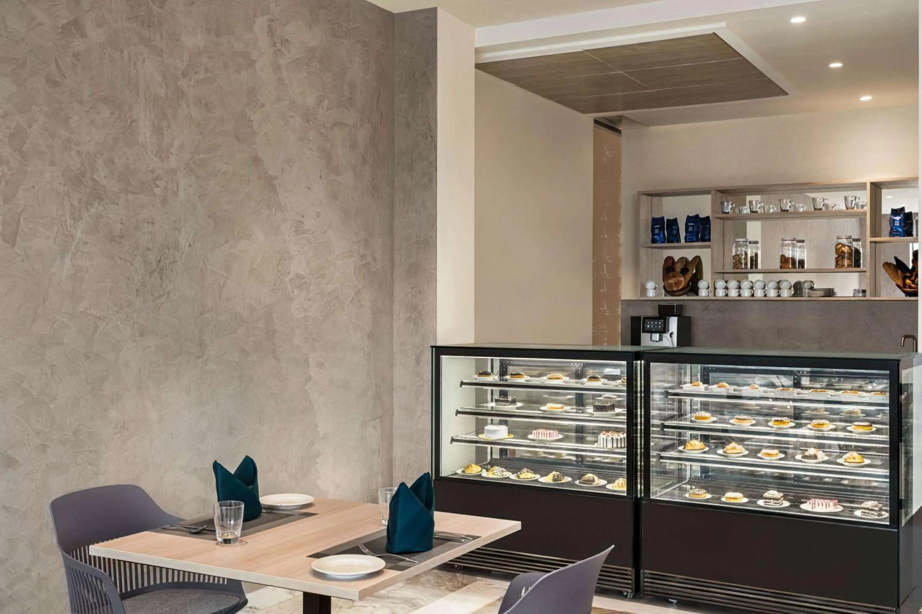 Restaurant/places to eat in Wyndham Garden Sonipat Murthal