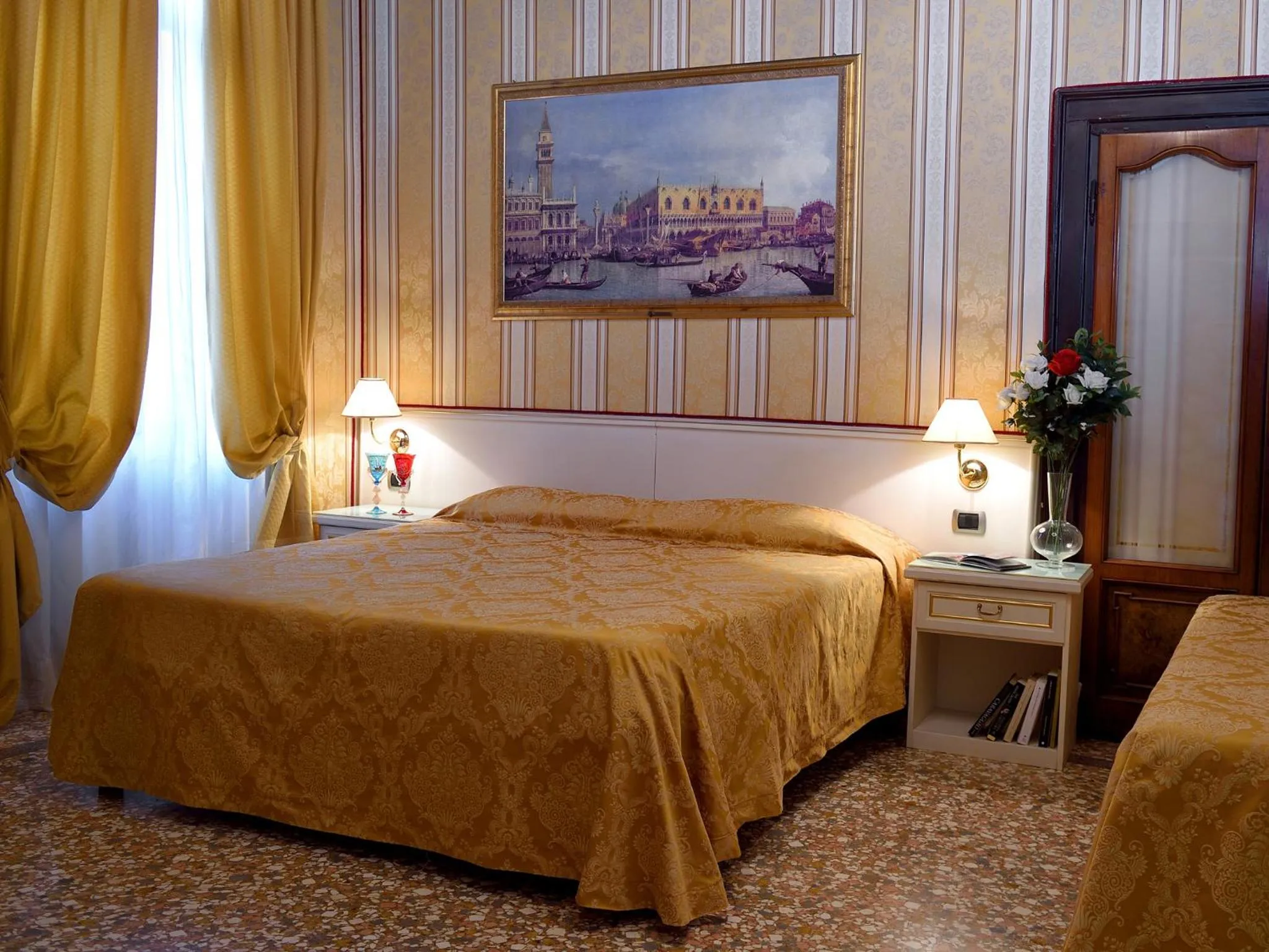Bedroom, Bed in Hotel Corte dei Greci