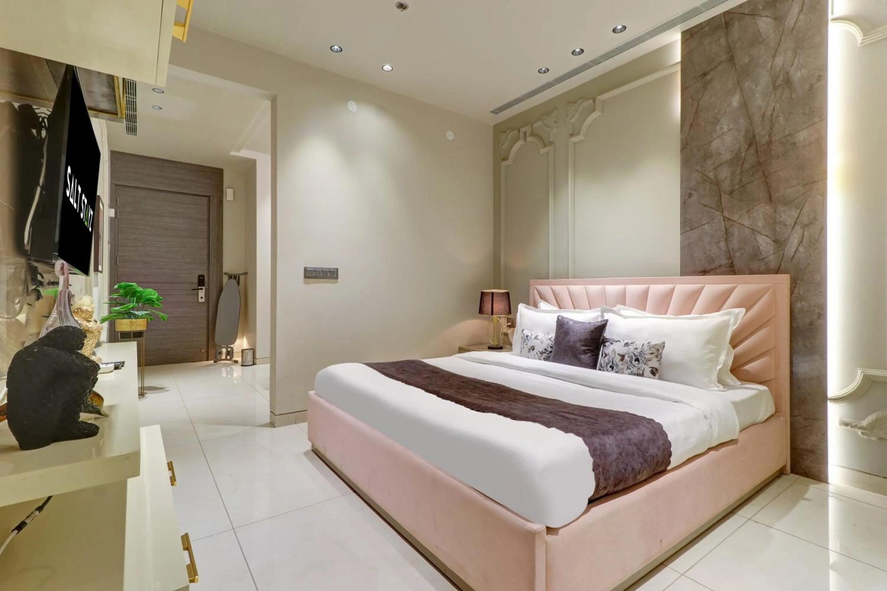 Bed in Saltstayz Trinity - Chandigarh Mohali