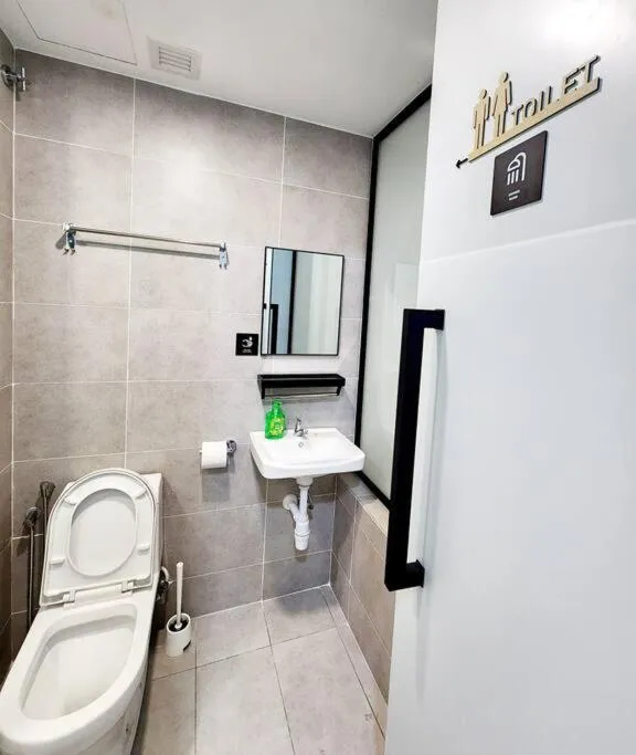 10 min to Subang Airport Free Wi-fi Carpark