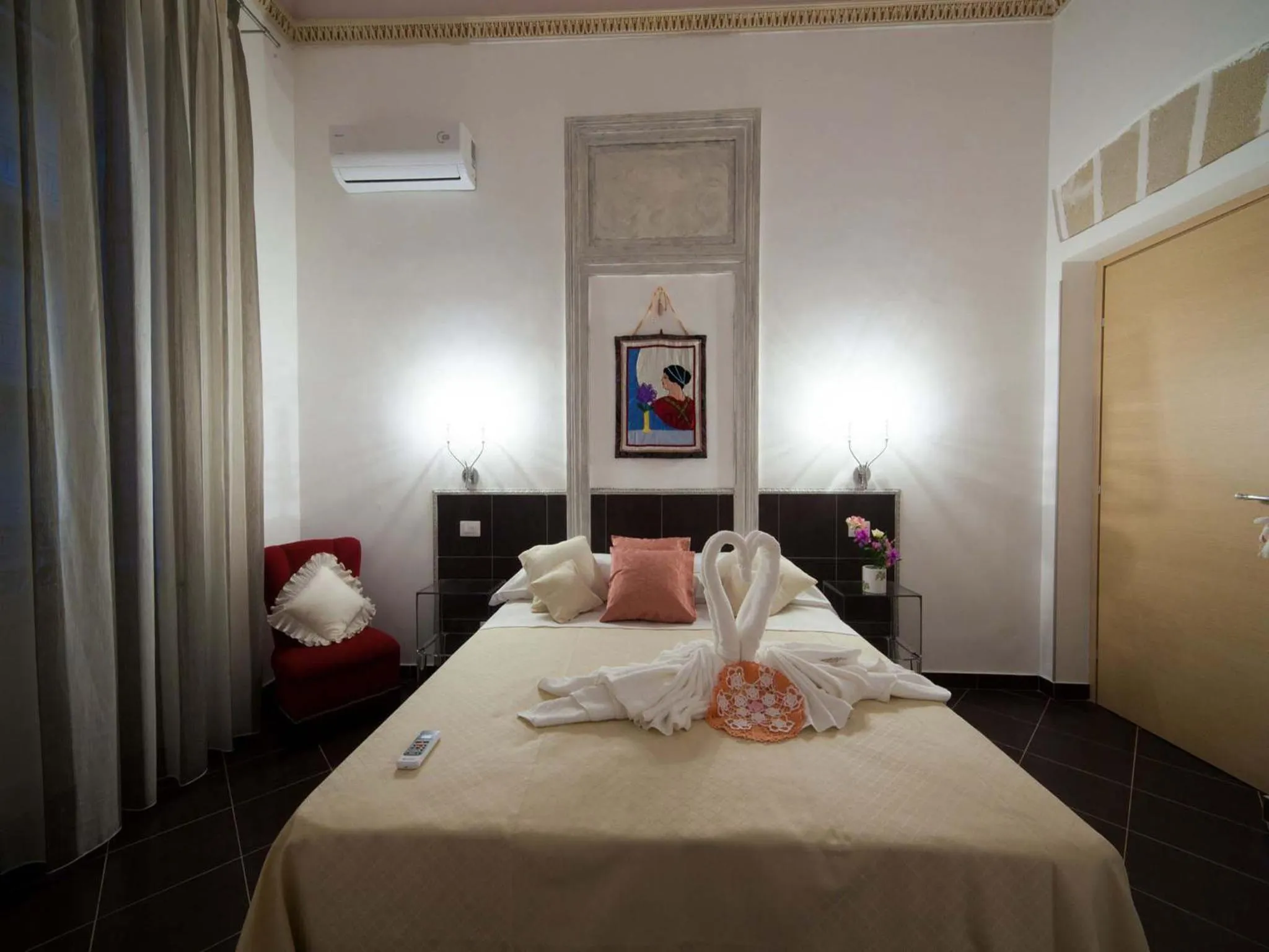 Photo of the whole room, Bed in Belle Epoque B&B