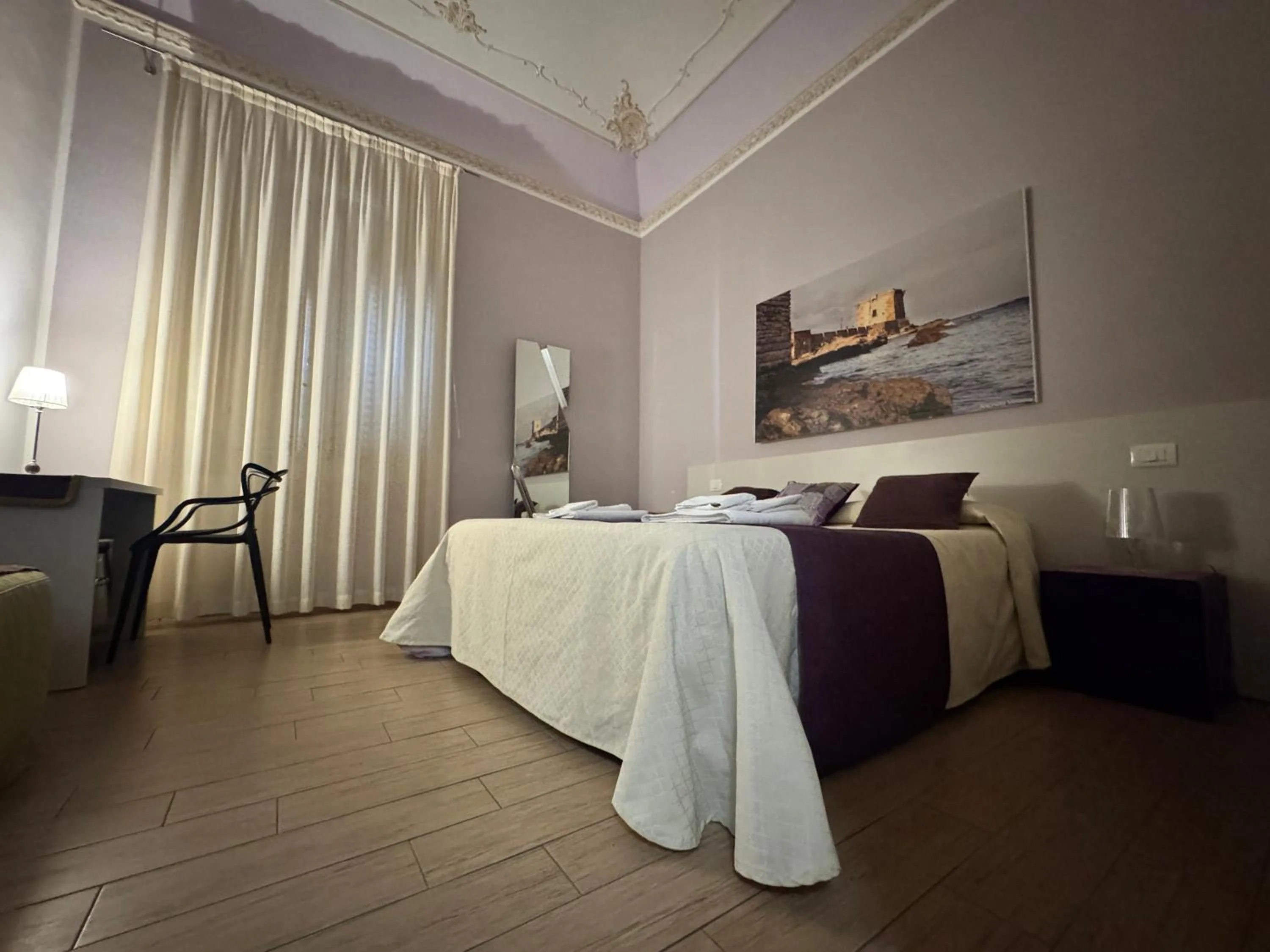 Bed in Belle Epoque B&B