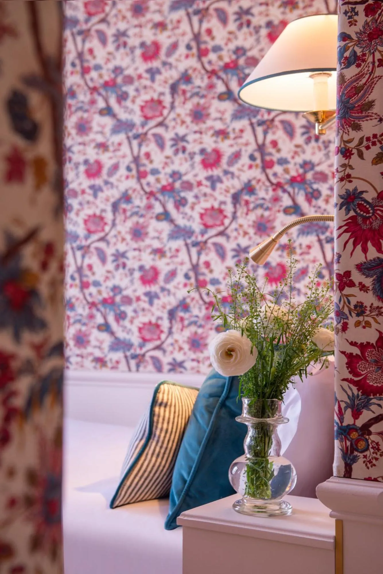 Bed in Hotel du Champ de Mars