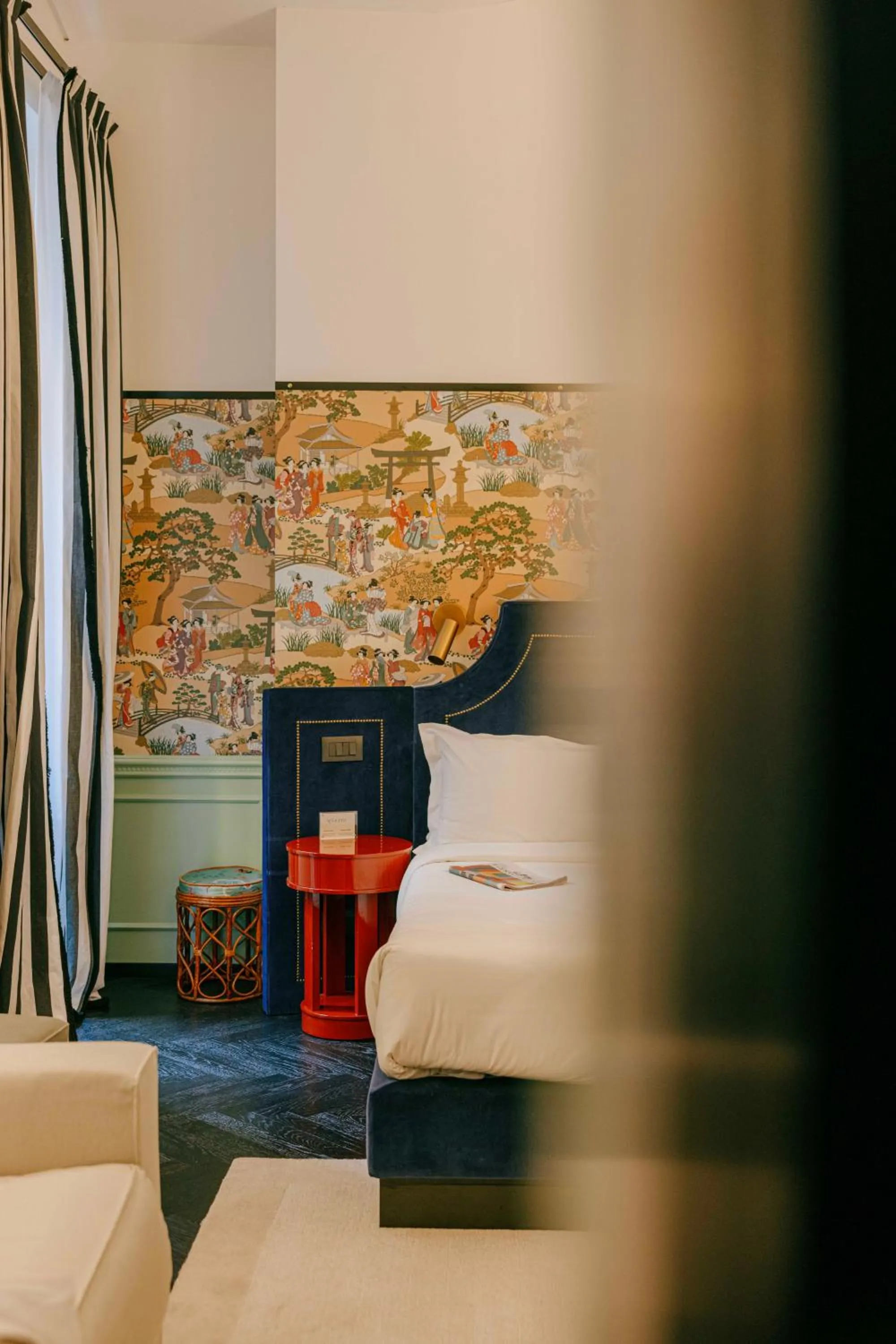 Bed in V Collection Condotti