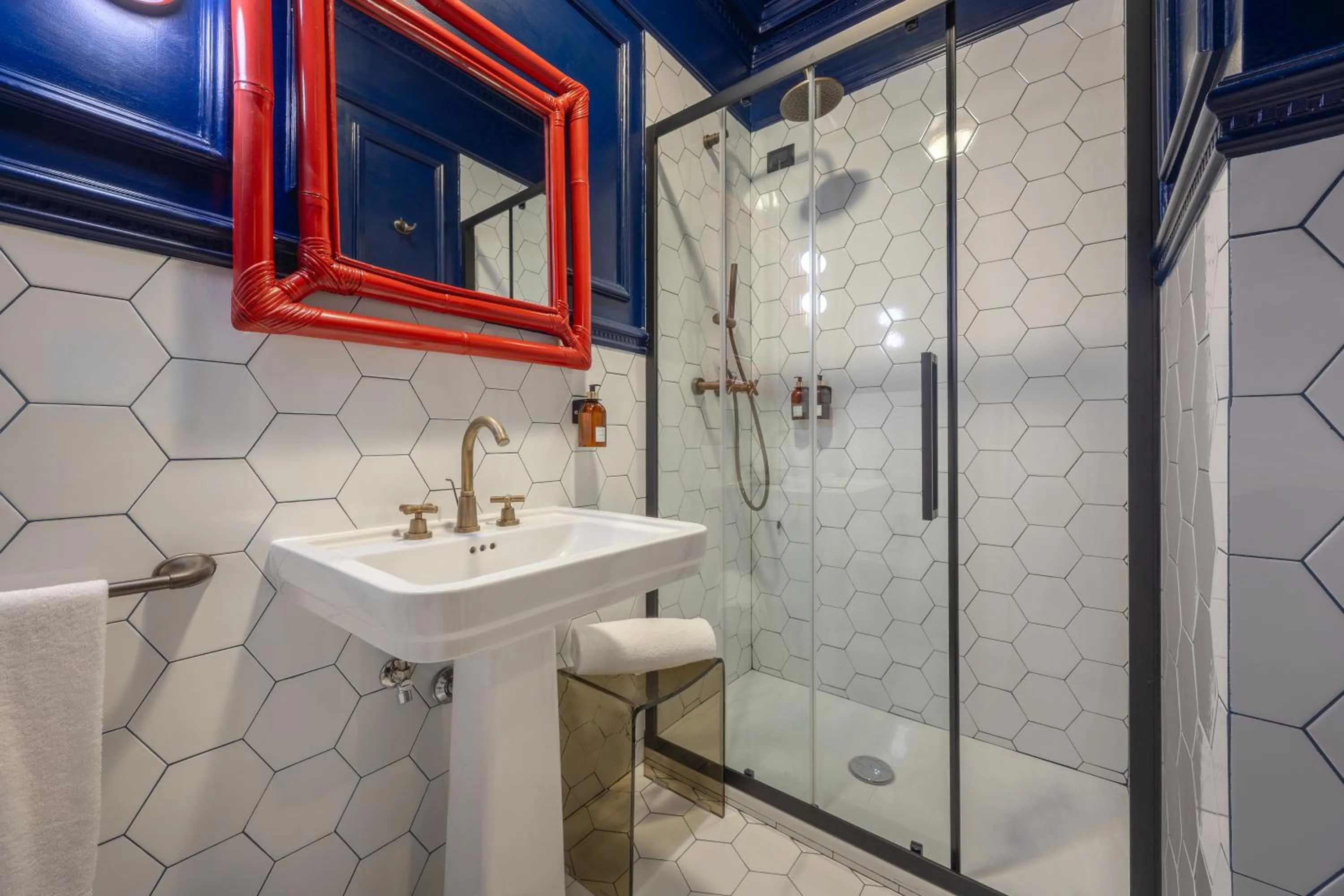 Bathroom in V Collection Condotti