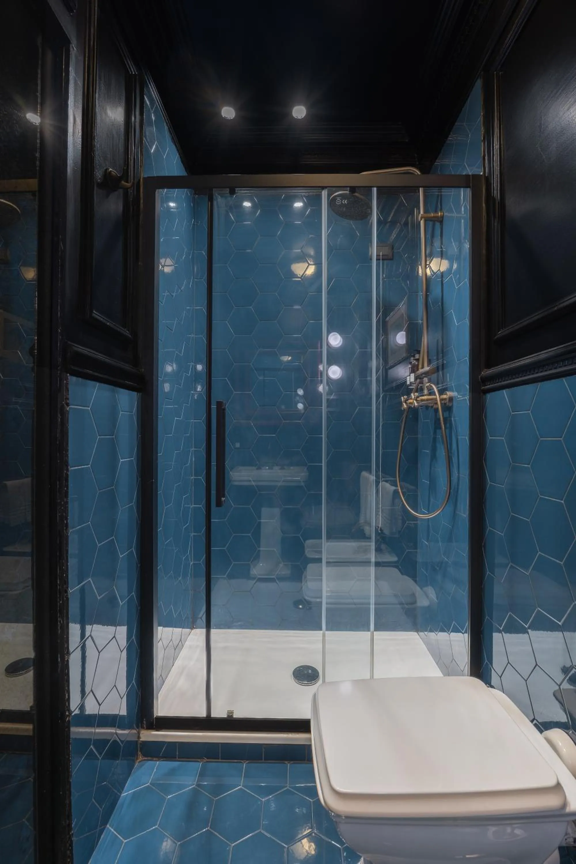 Shower in V Collection Condotti