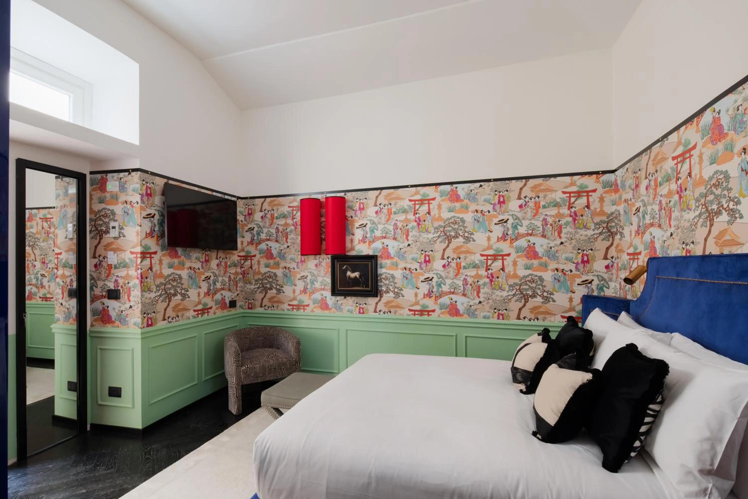 Bed in V Collection Condotti