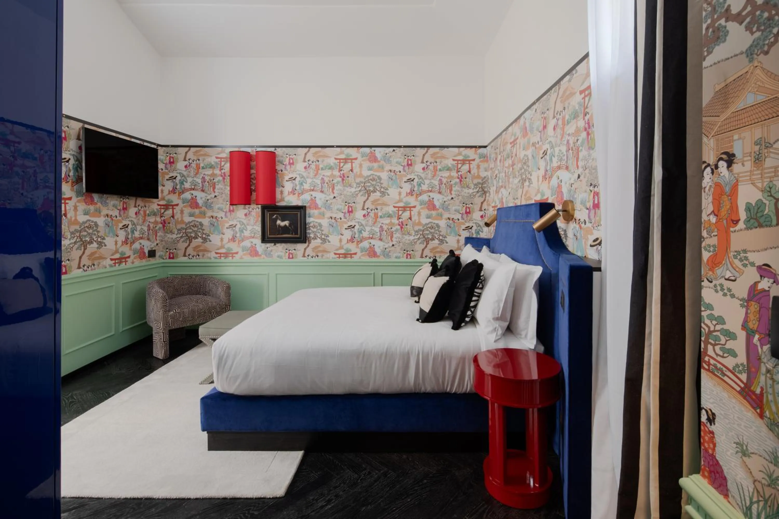 Bed in V Collection Condotti