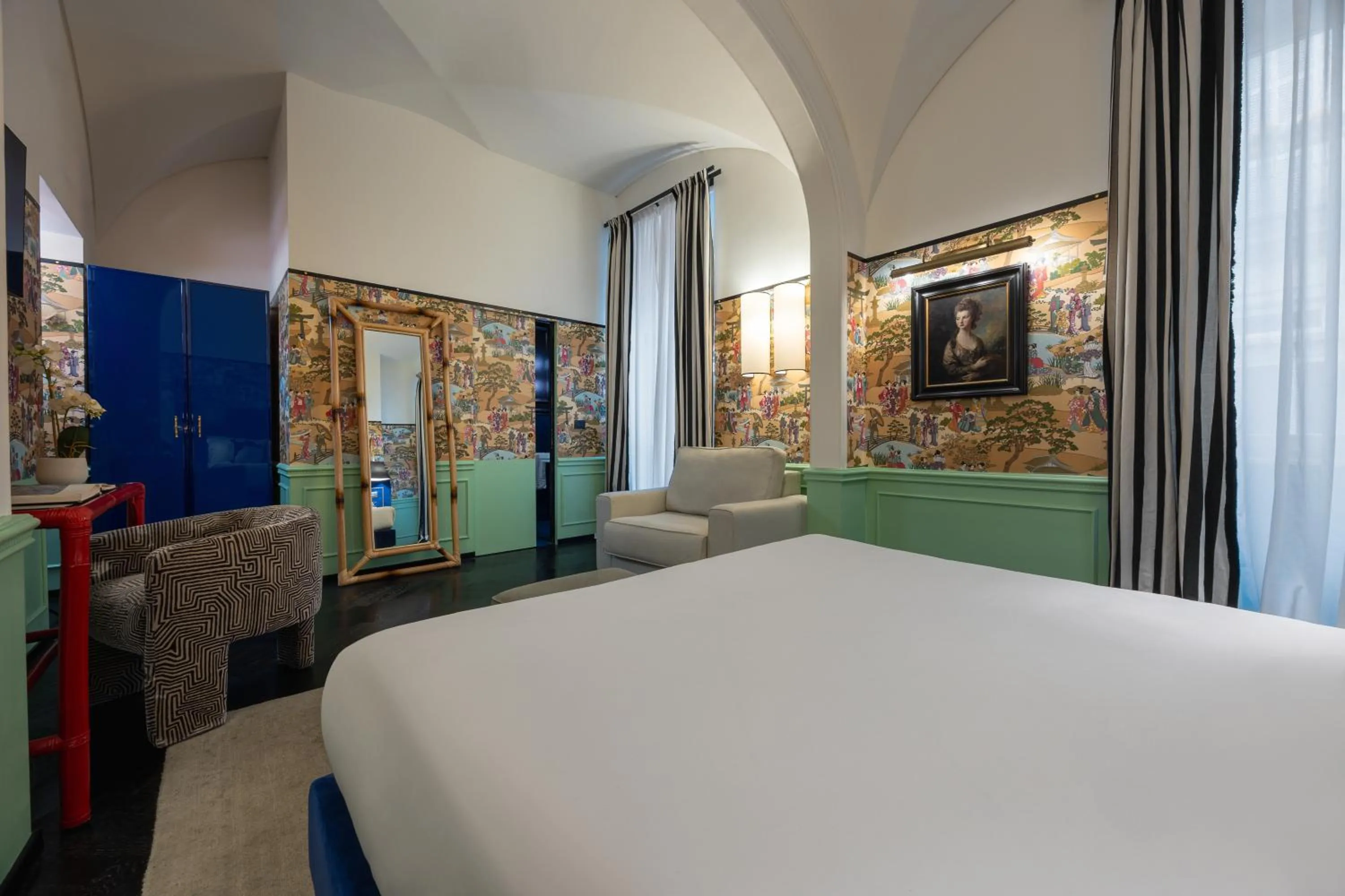 Bed in V Collection Condotti