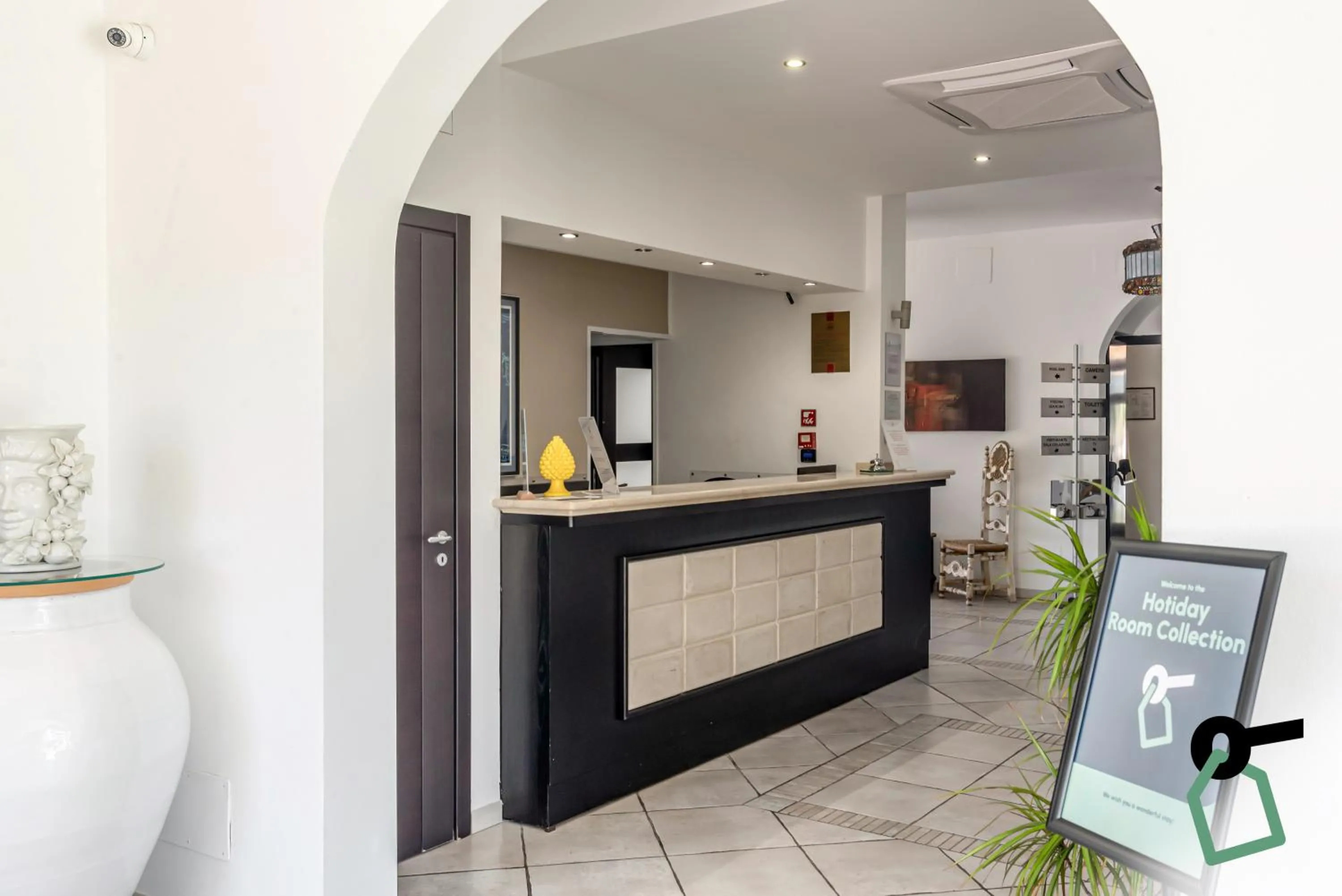 Lobby or reception in Hotiday Cefalù Mazzaforno