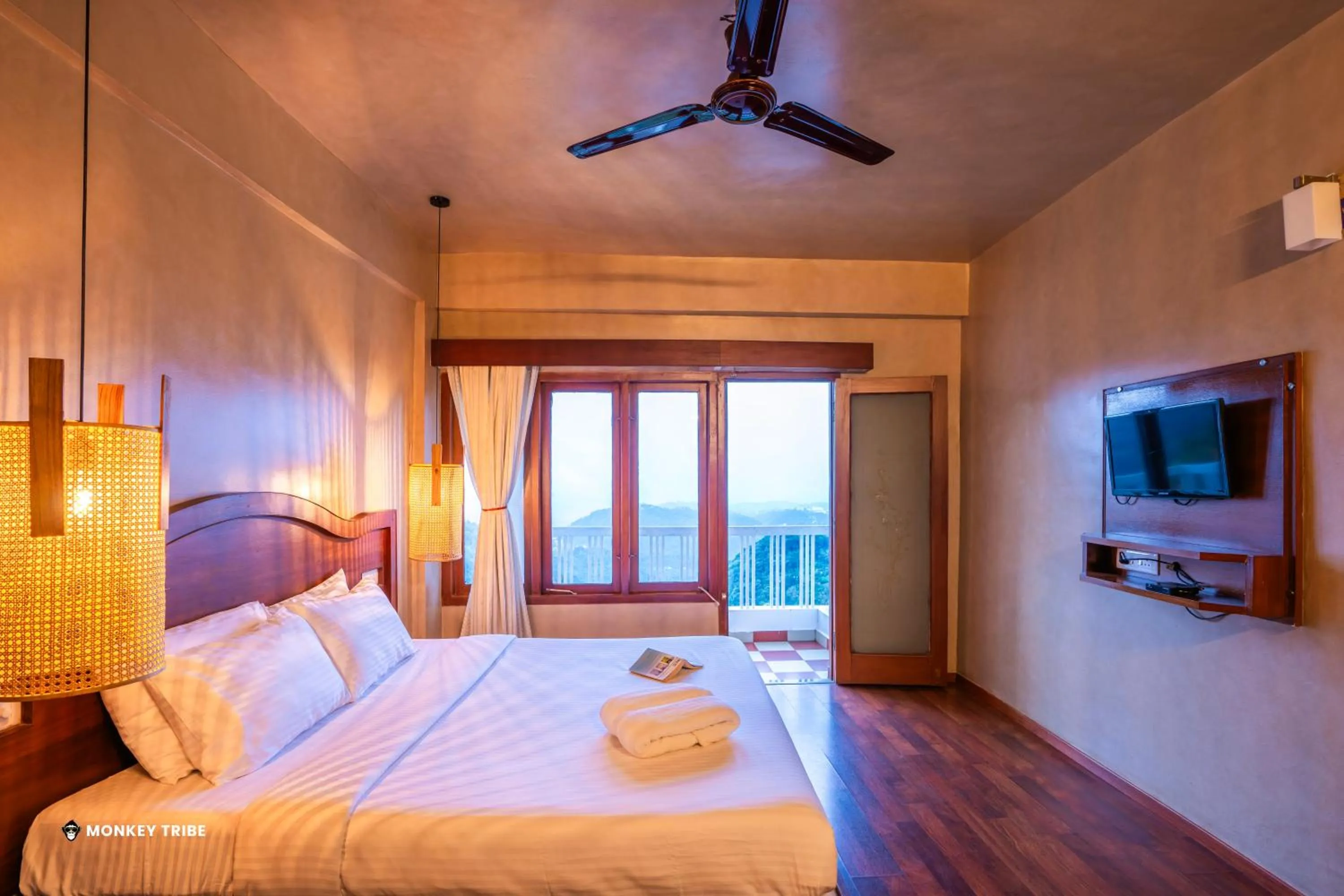 Bed in Monkey Tribe Munnar