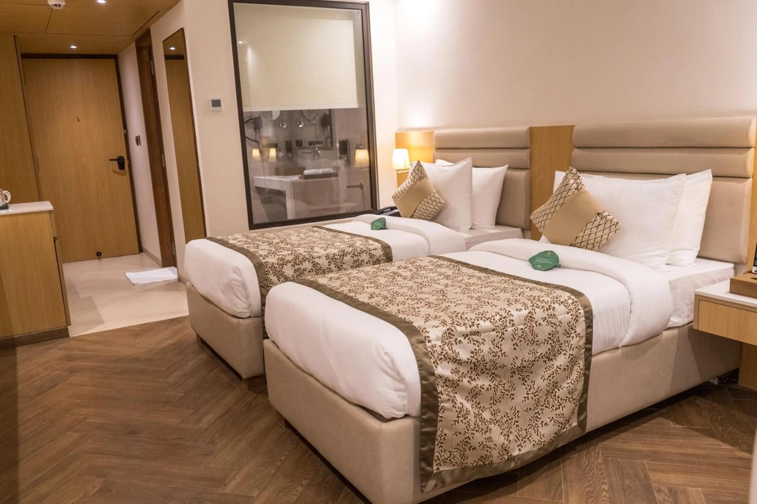 Bed in Click collection Lucknow