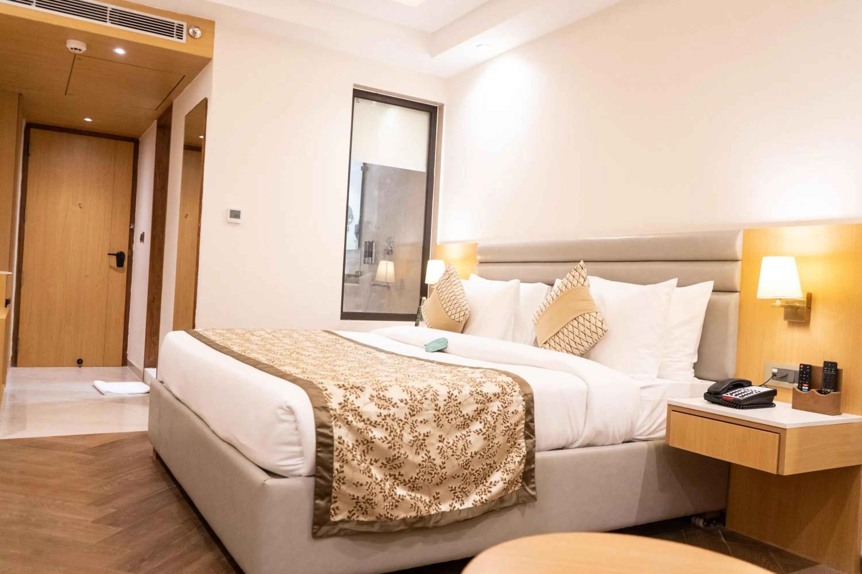 Bed in Click collection Lucknow