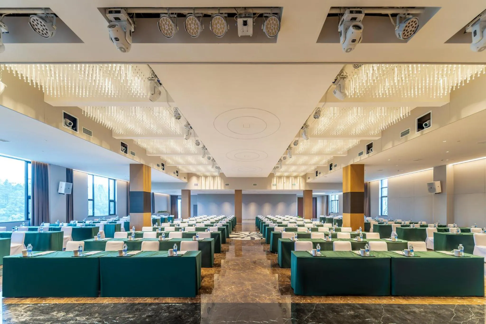 Banquet/Function facilities in Holiday Inn Jiuhua Mountain Hot Spring by IHG