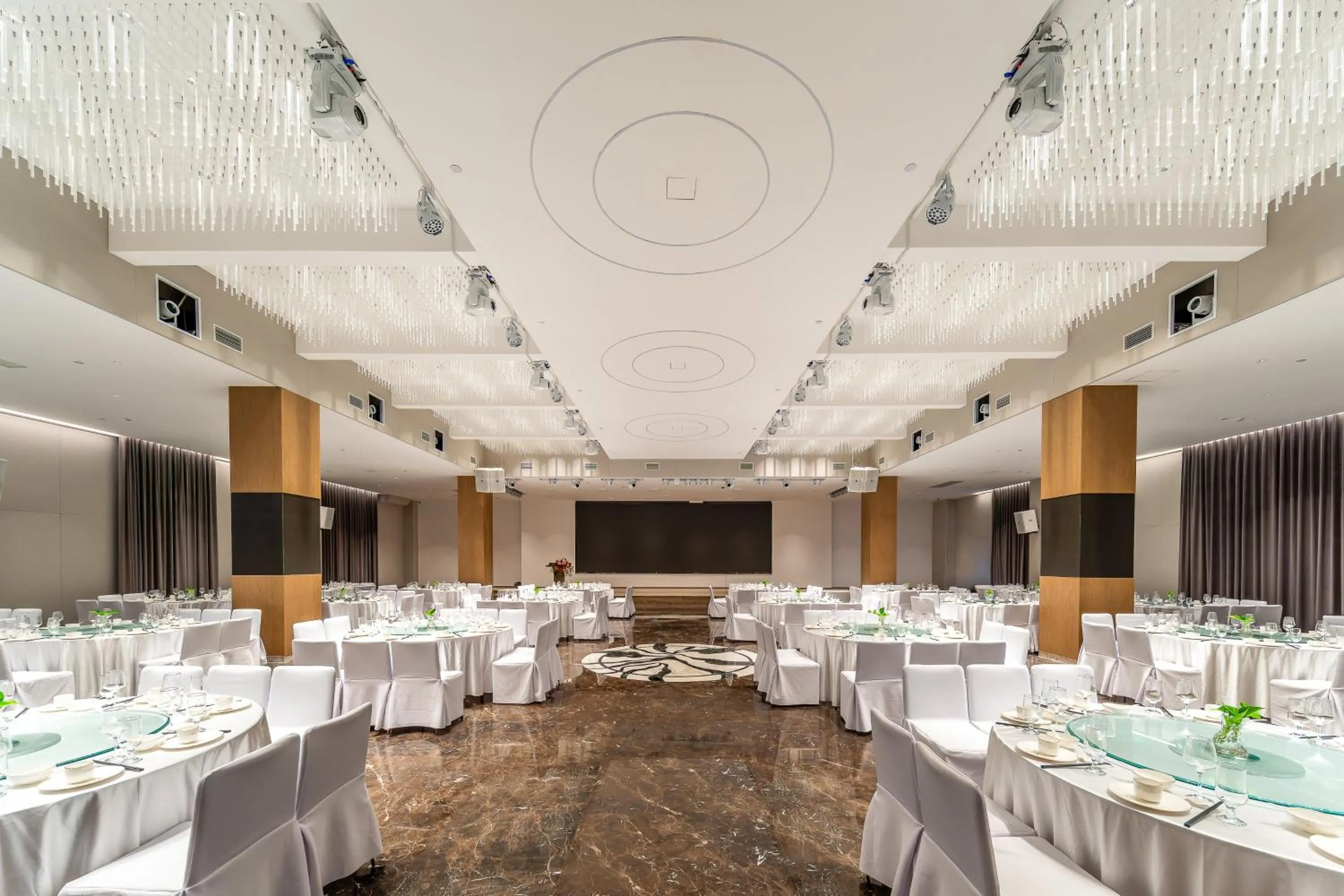 Banquet/Function facilities in Holiday Inn Jiuhua Mountain Hot Spring by IHG