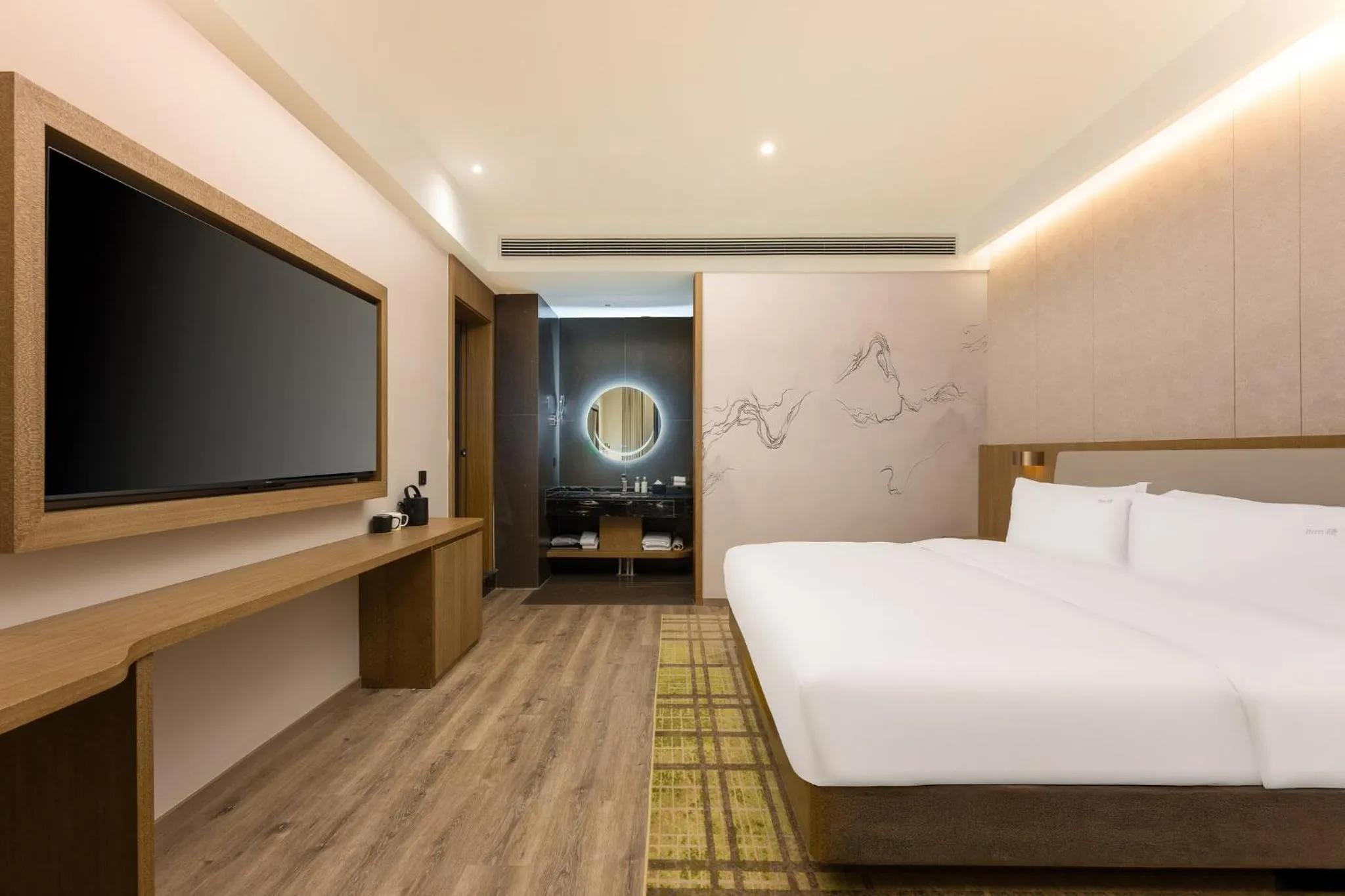 Photo of the whole room, Bed in Holiday Inn Jiuhua Mountain Hot Spring by IHG