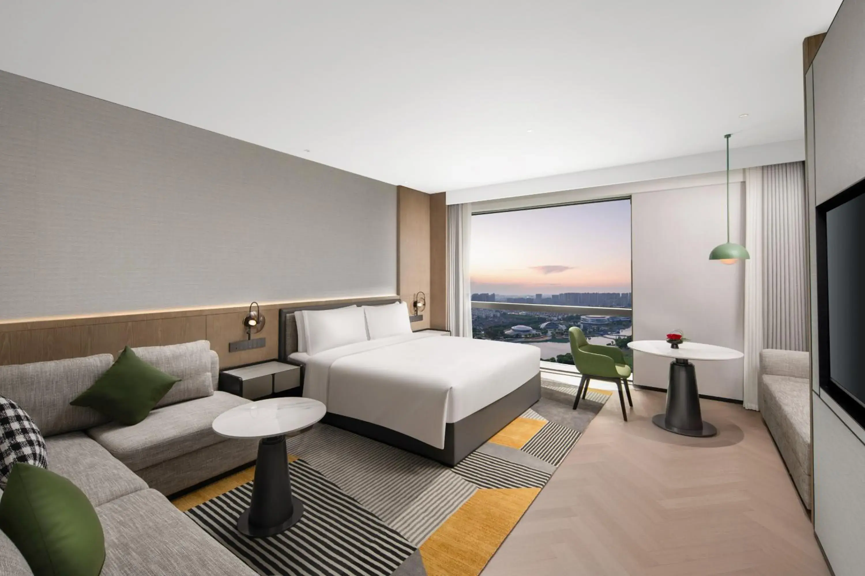 Standard King Room with River View - High Floor in Holiday Inn Kunshan East by IHG Standard King Room with River View - High Floor in Holiday Inn Kunshan East by IHG