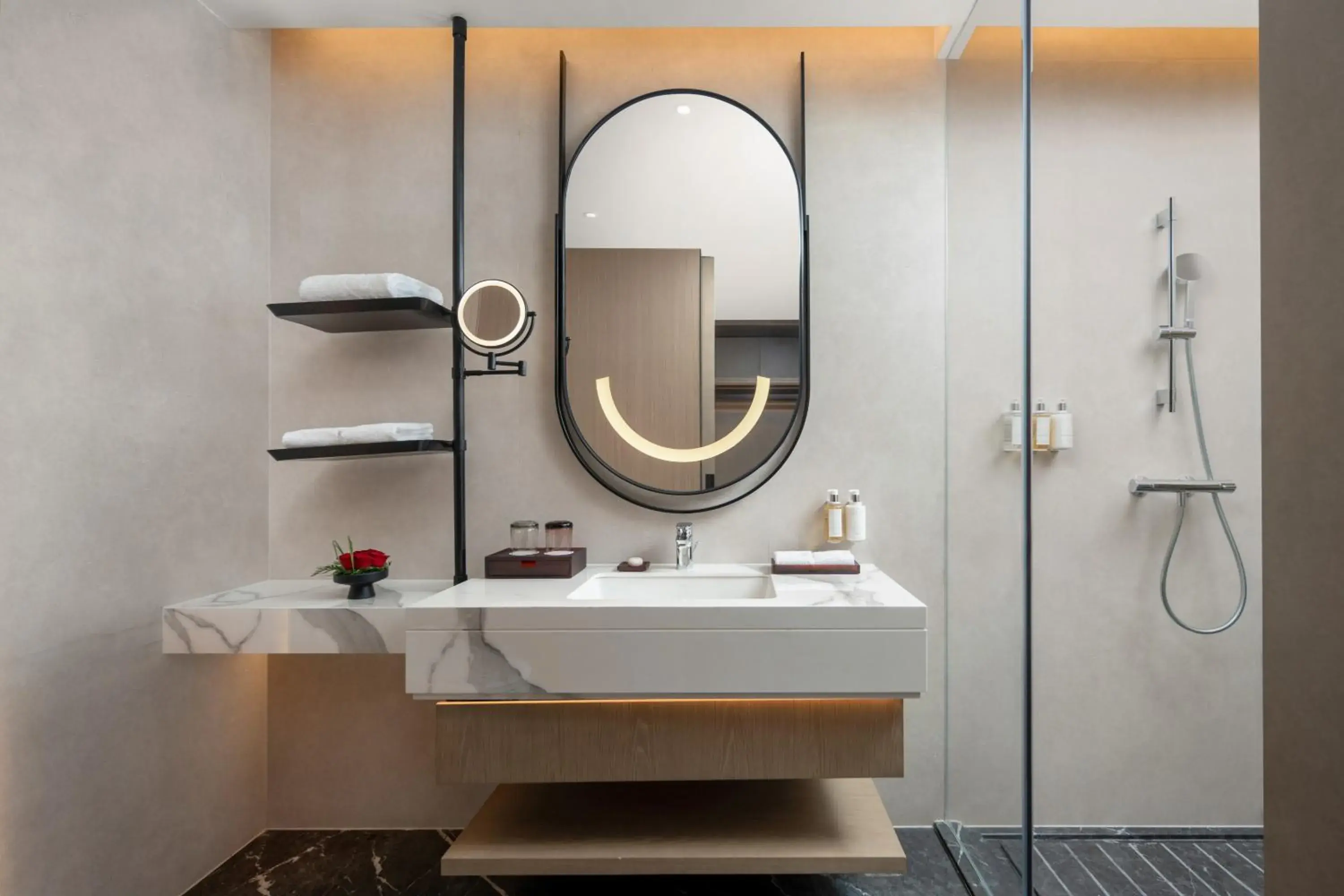 Standard Double Room with Two Double Beds and River View in Holiday Inn Kunshan East by IHG Standard Double Room with Two Double Beds and River View in Holiday Inn Kunshan East by IHG