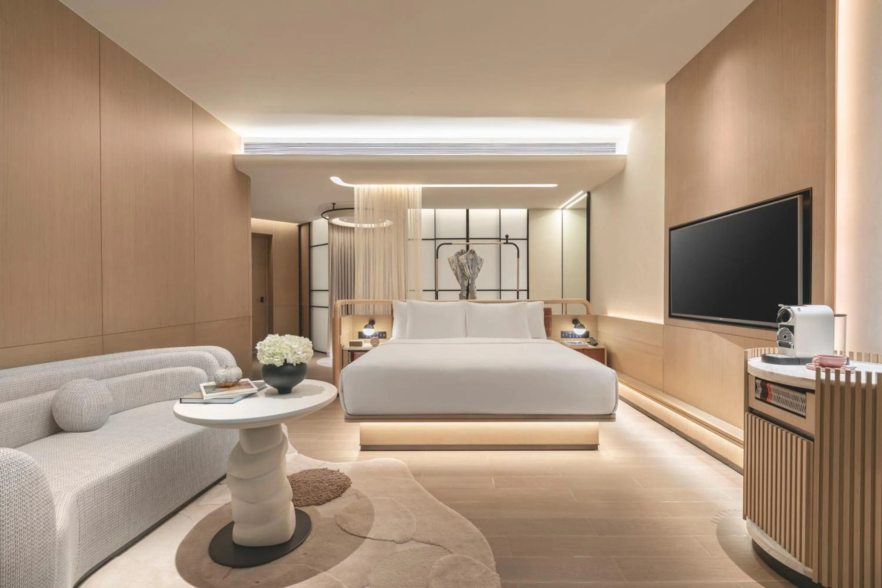 Photo of the whole room, Bed in Hotel Indigo Hainan Clear Water Bay by IHG