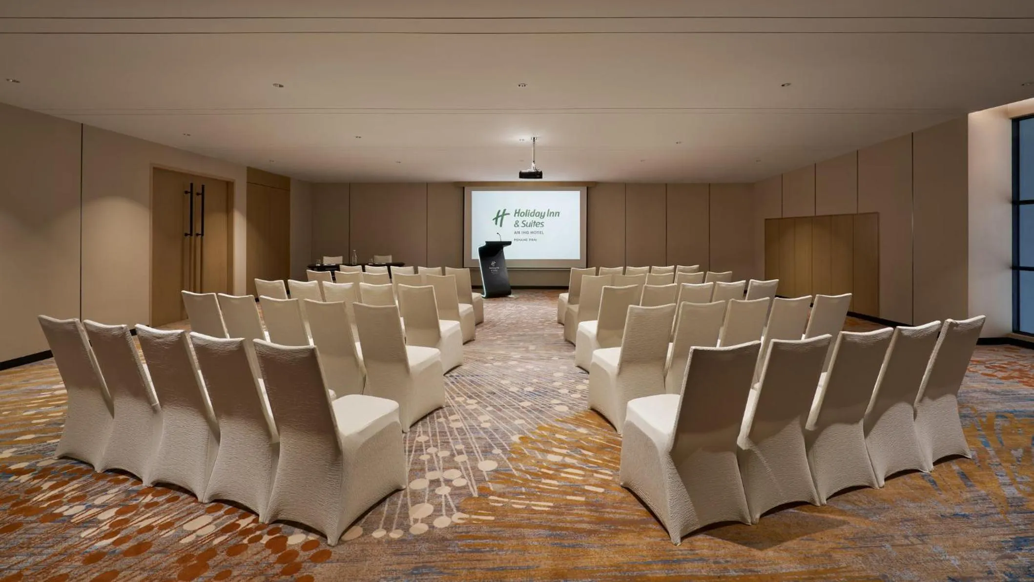 Meeting/conference room in Holiday Inn & Suites Penang Prai by IHG