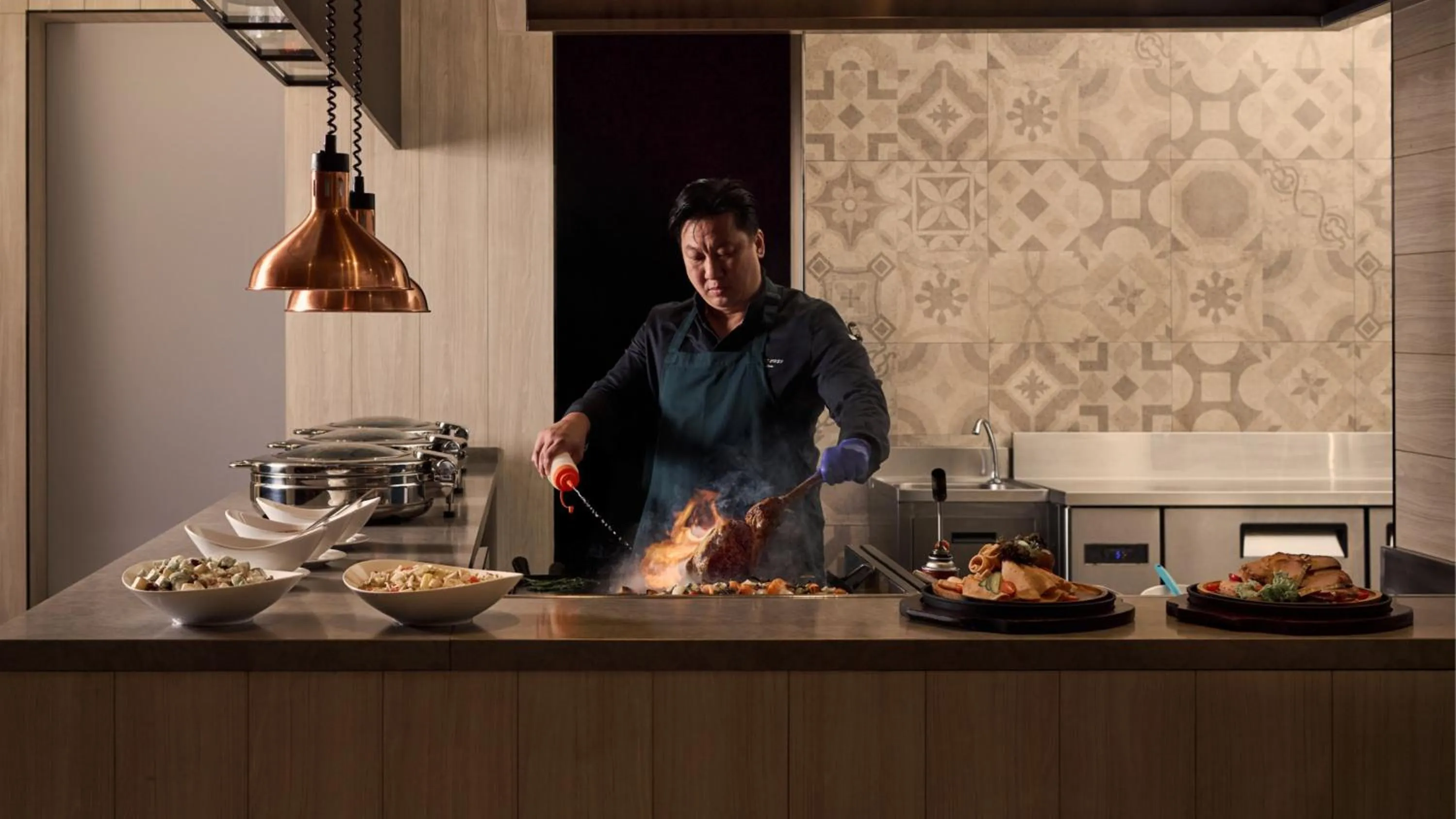 Restaurant/places to eat in Holiday Inn & Suites Penang Prai by IHG