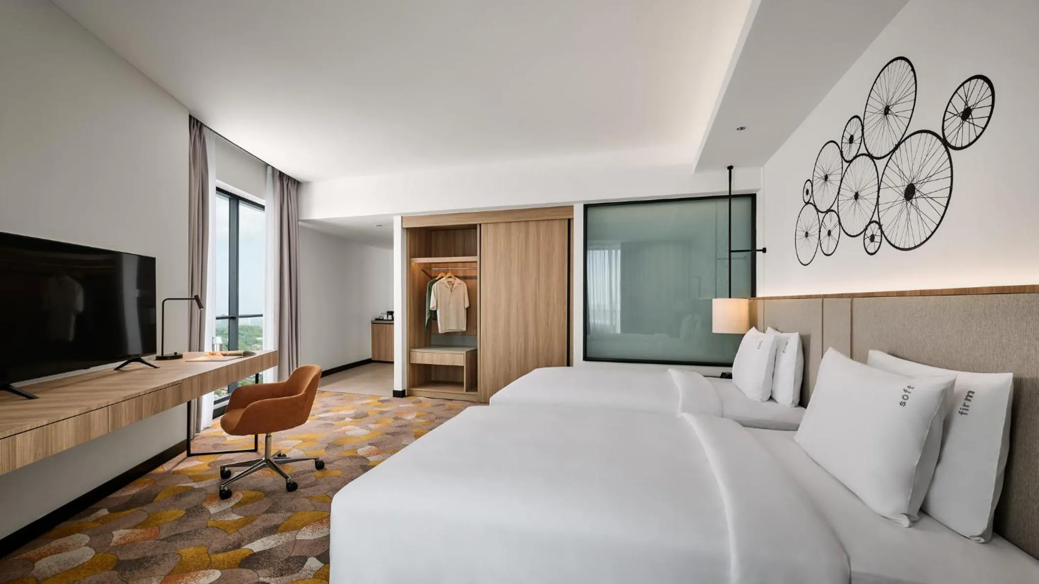 Photo of the whole room, Bed in Holiday Inn & Suites Penang Prai by IHG