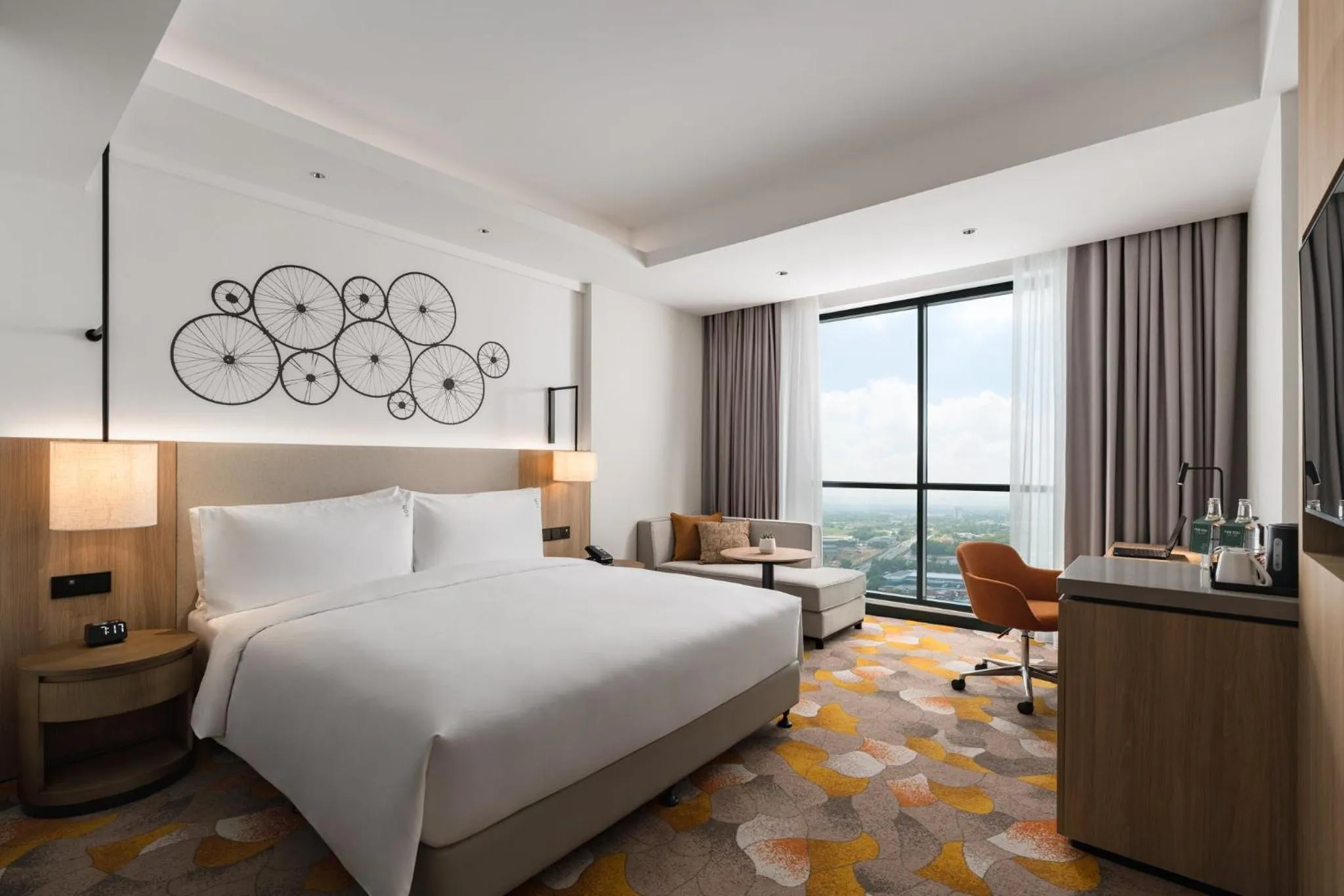 Photo of the whole room, Bed in Holiday Inn & Suites Penang Prai by IHG