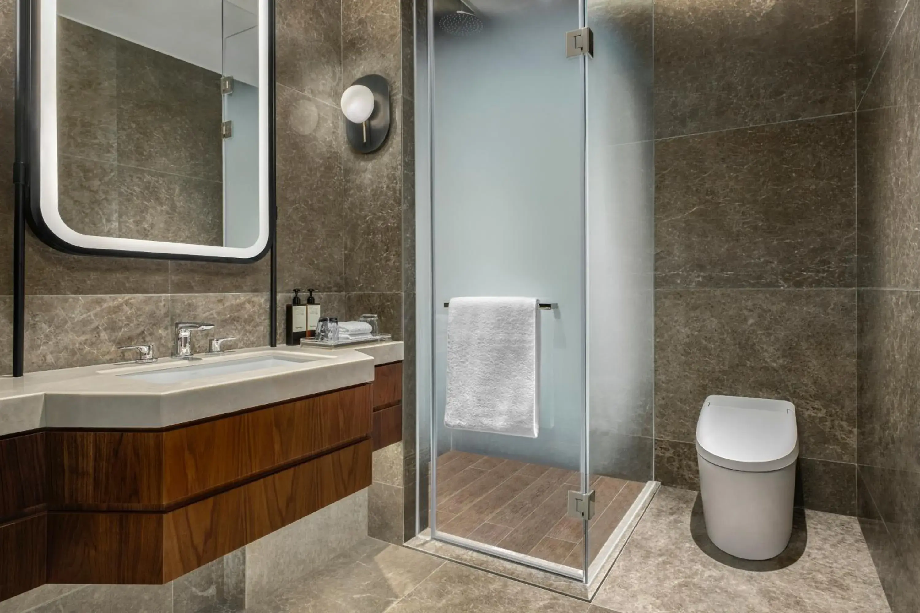 Standard Twin Room with Ski Concierge in Vignette Collection Shanghai Snow World Hotel, an IHG Hotel Standard Twin Room with Ski Concierge in Vignette Collection Shanghai Snow World Hotel, an IHG Hotel