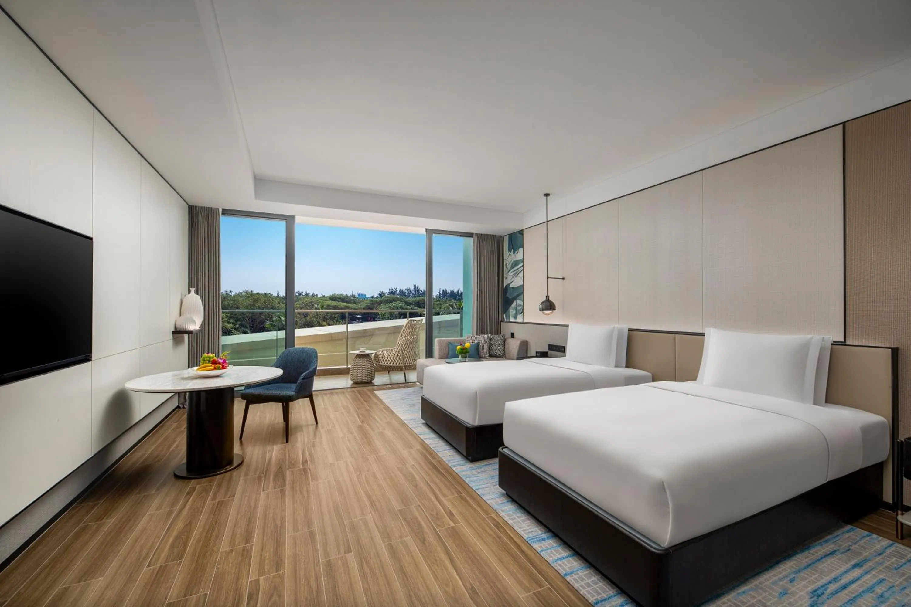 Photo of the whole room, Bed in Crowne Plaza Sanya Yazhou Bay by IHG