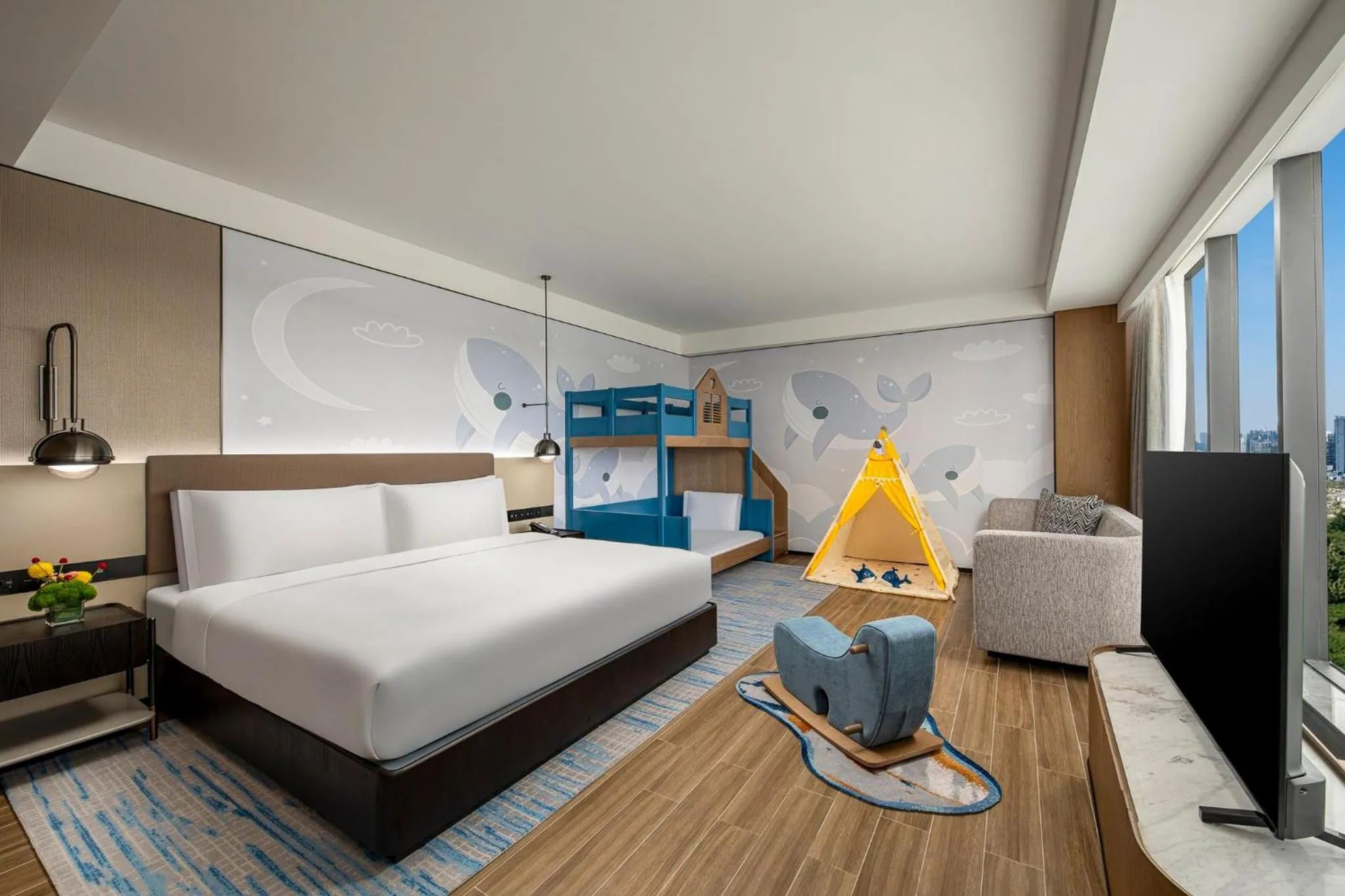 Photo of the whole room, Bed in Crowne Plaza Sanya Yazhou Bay by IHG