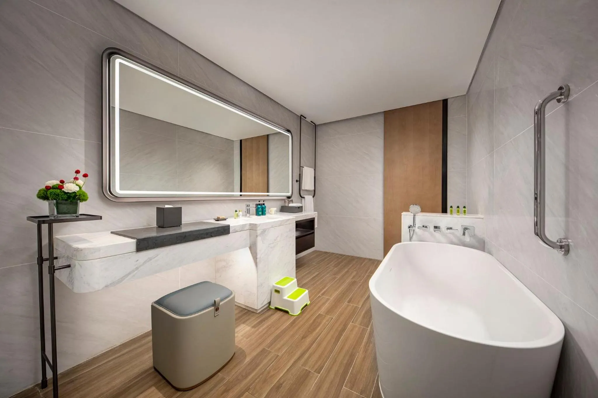 Photo of the whole room in Crowne Plaza Sanya Yazhou Bay by IHG