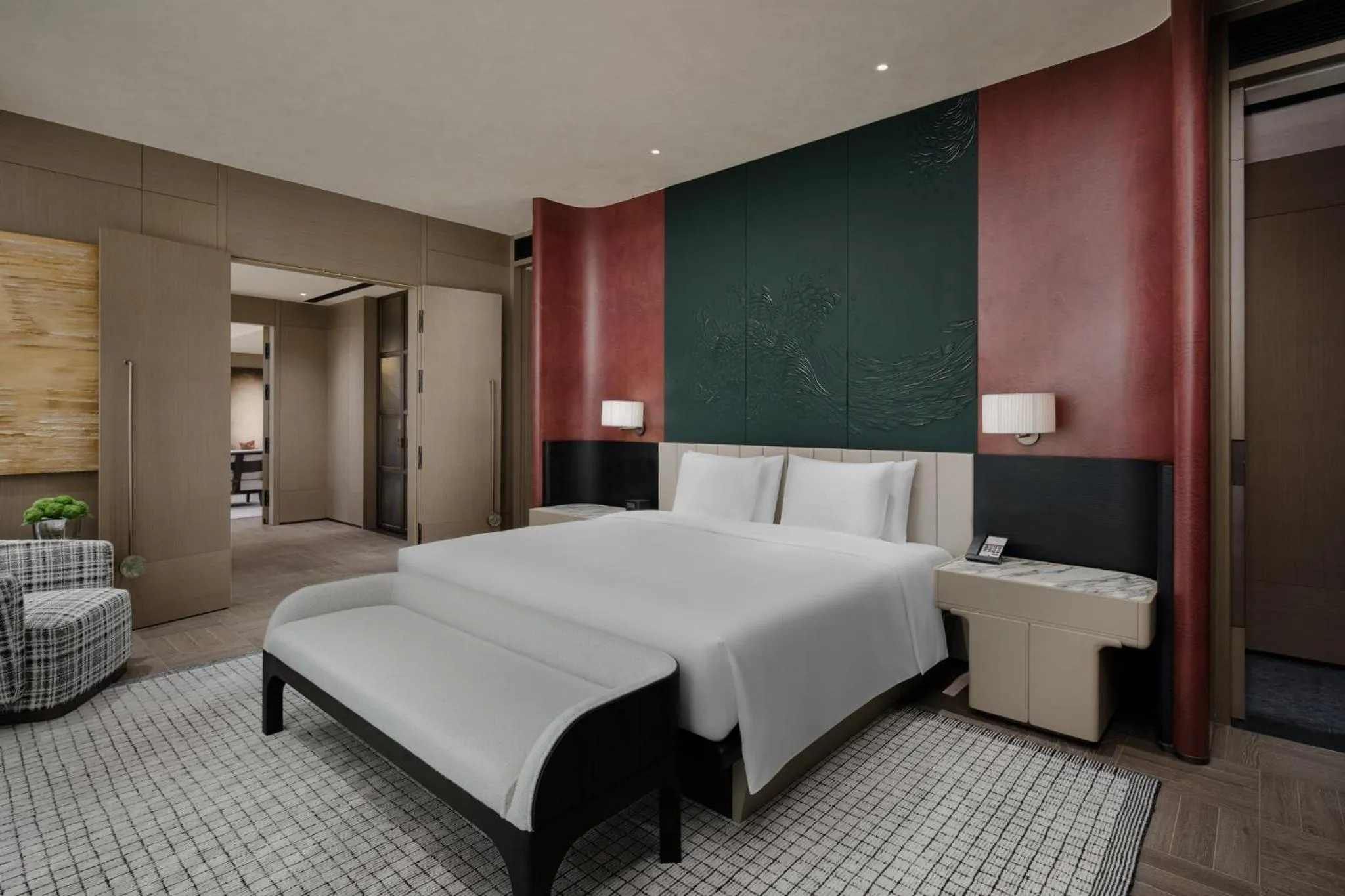 Bed in HUALUXE Shenzhen Bao'an