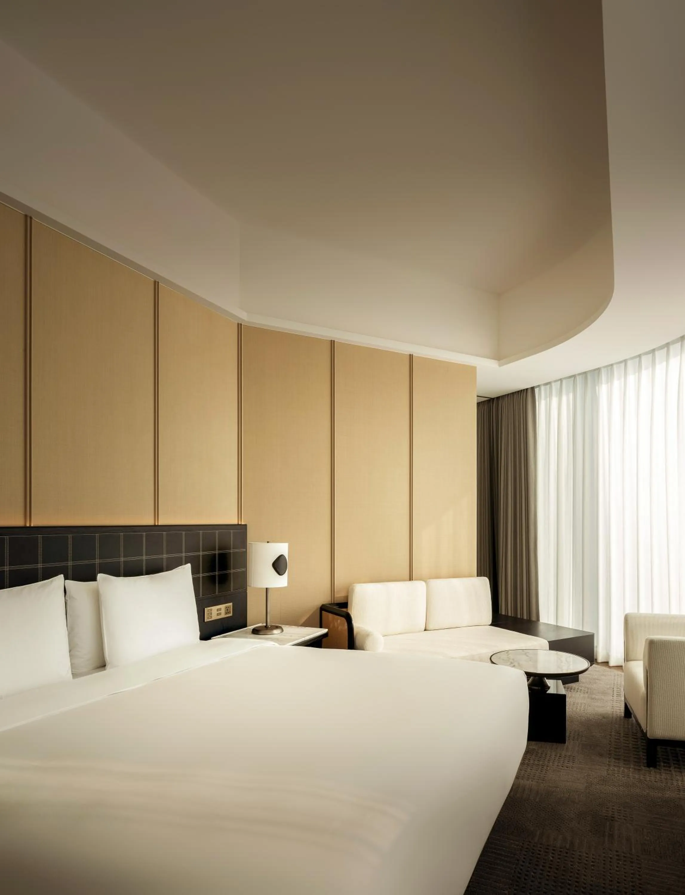 Photo of the whole room, Bed in HUALUXE Shenzhen Bao'an