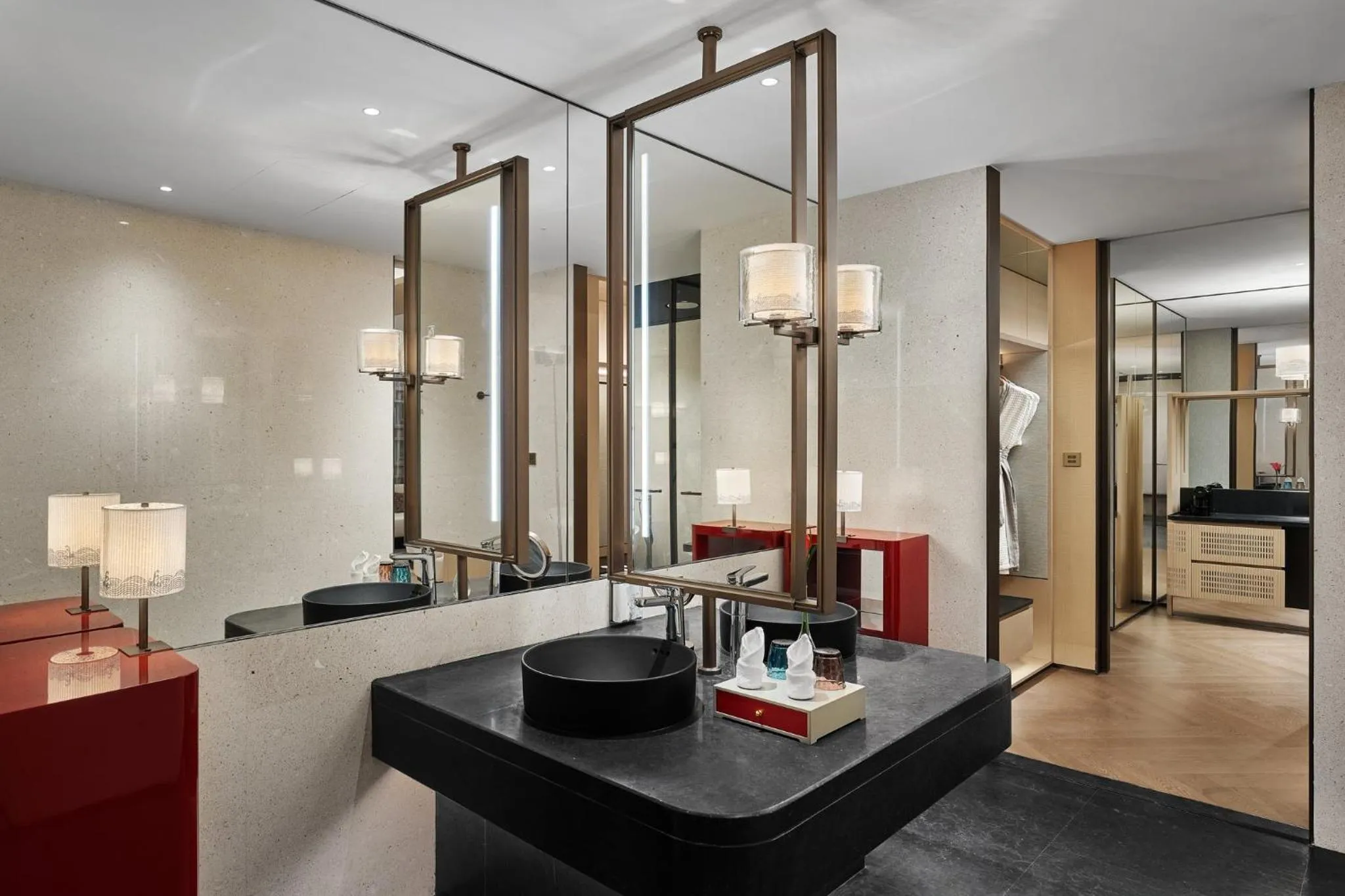 Bathroom in HUALUXE Shenzhen Bao'an