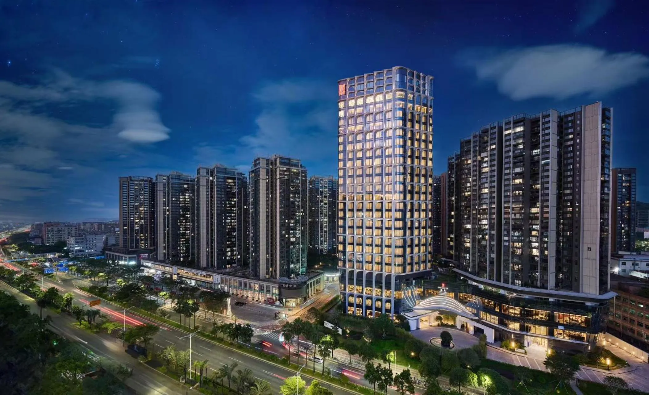 Property building in HUALUXE Shenzhen Bao'an