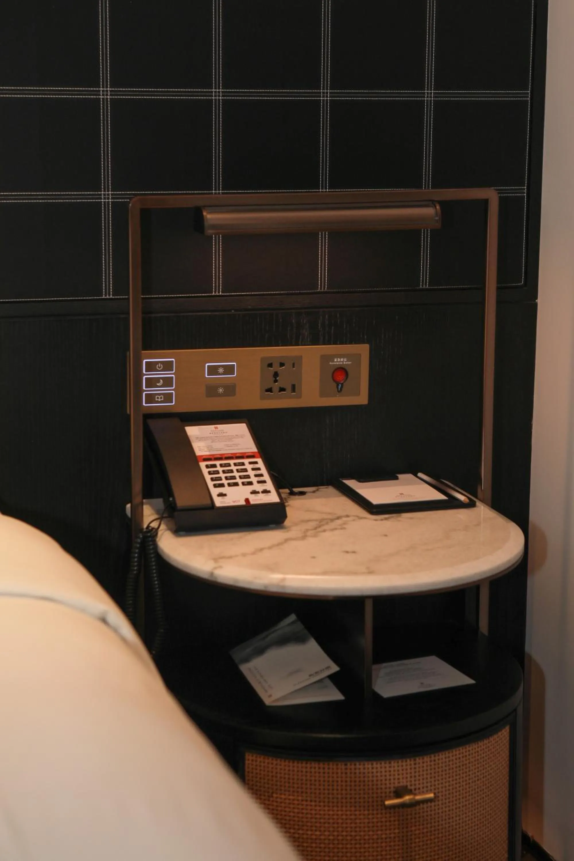 Bedroom in HUALUXE Shenzhen Bao'an