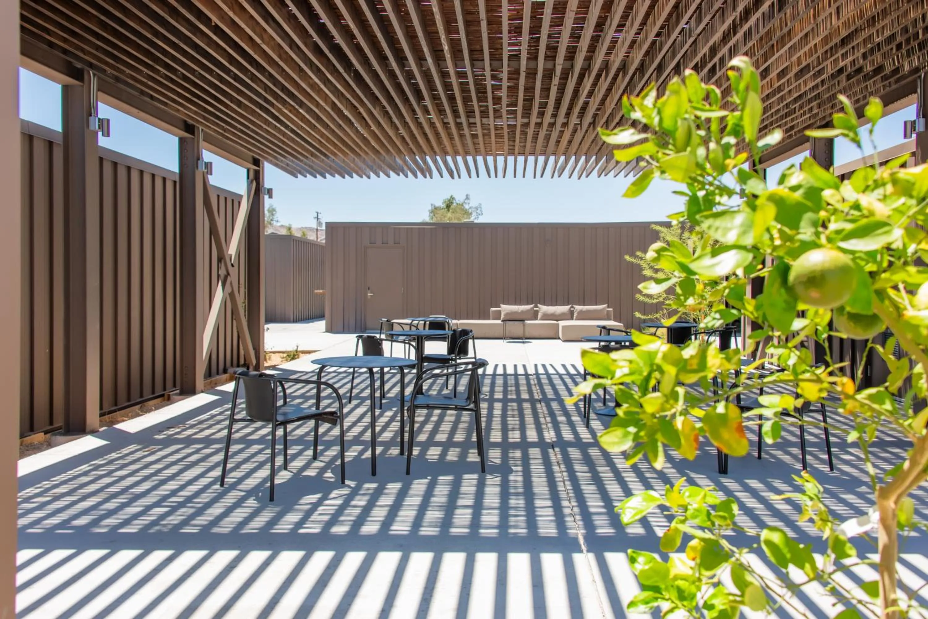 Dining area in RESET Hotel Joshua Tree