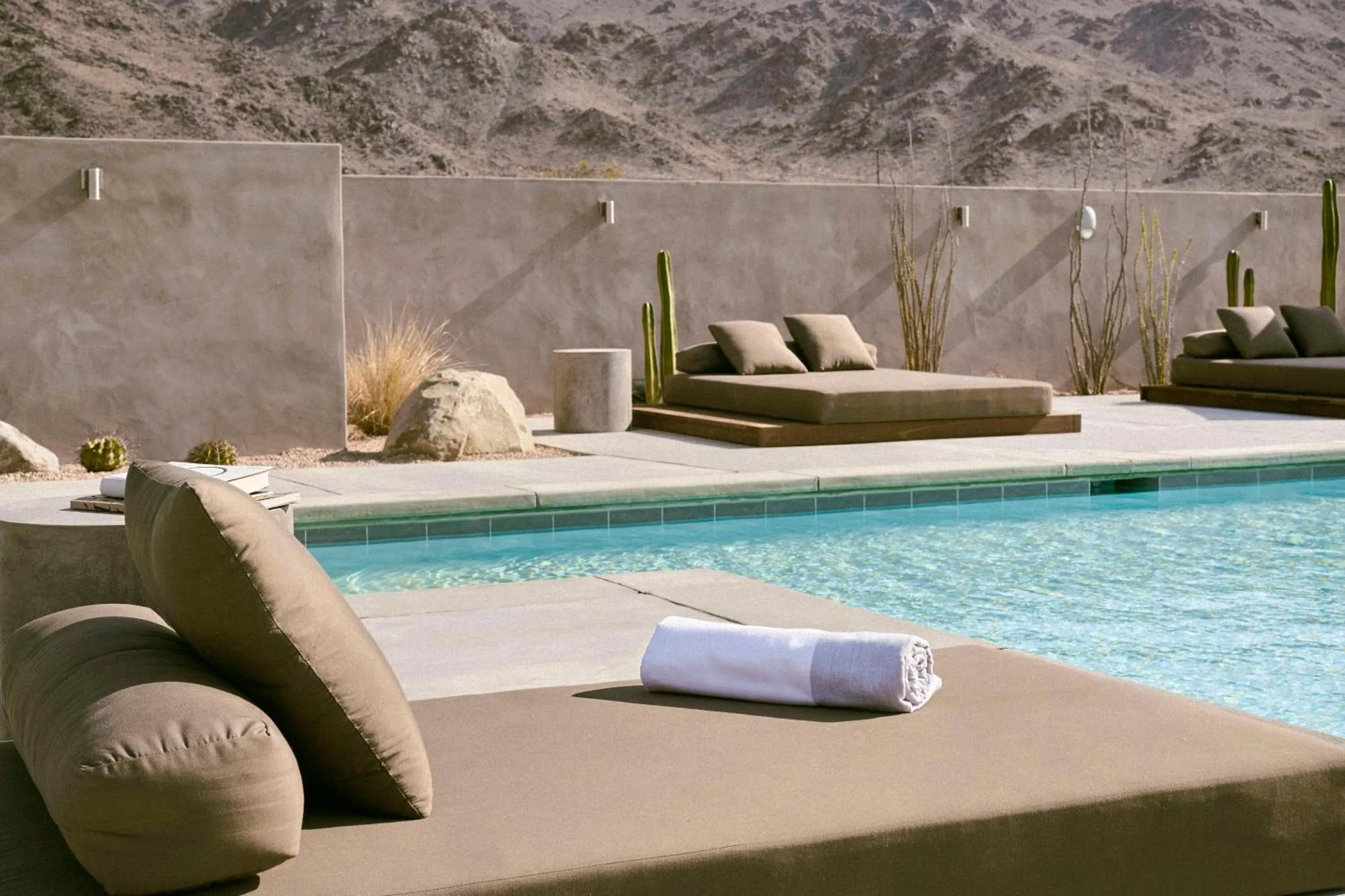 Swimming pool in RESET Hotel Joshua Tree