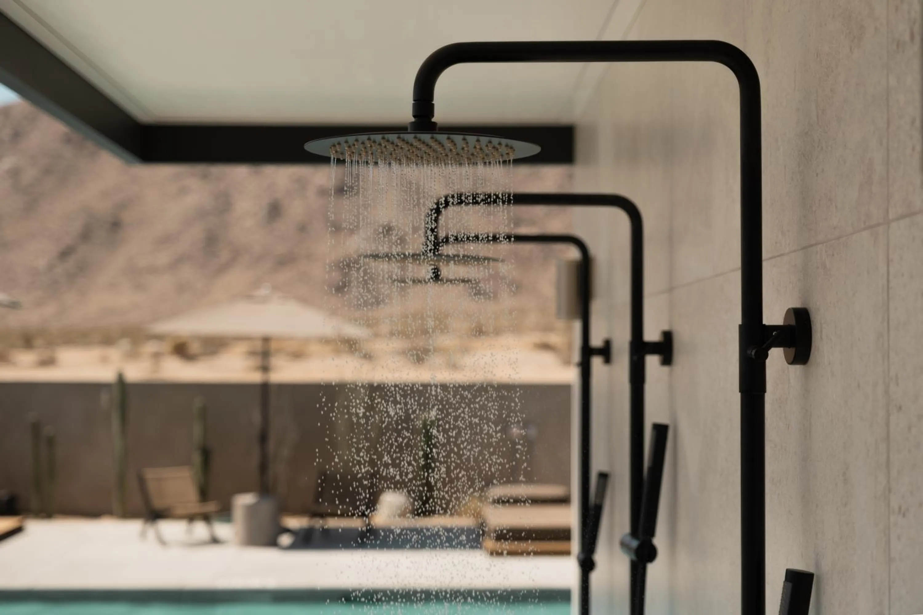 Swimming pool in RESET Hotel Joshua Tree