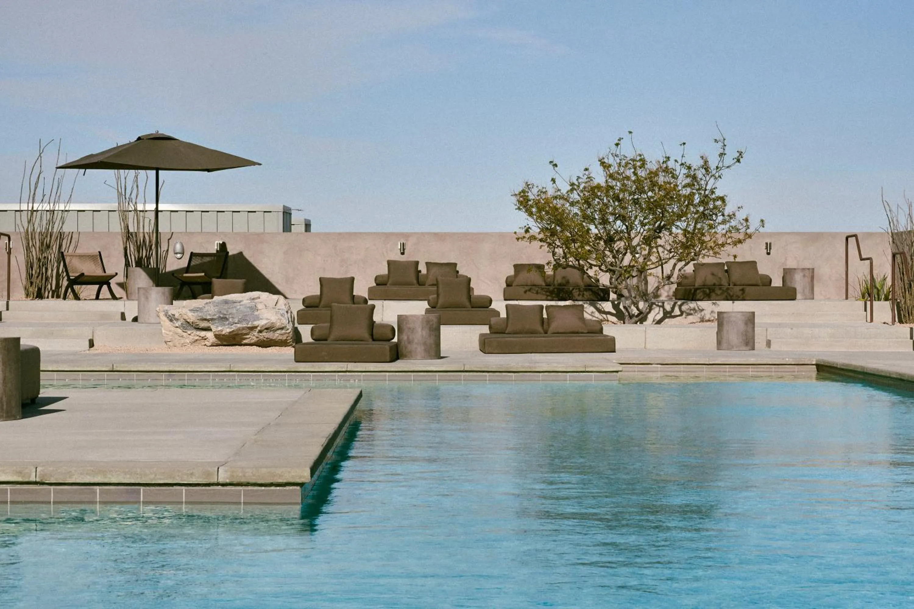 Swimming pool in RESET Hotel Joshua Tree