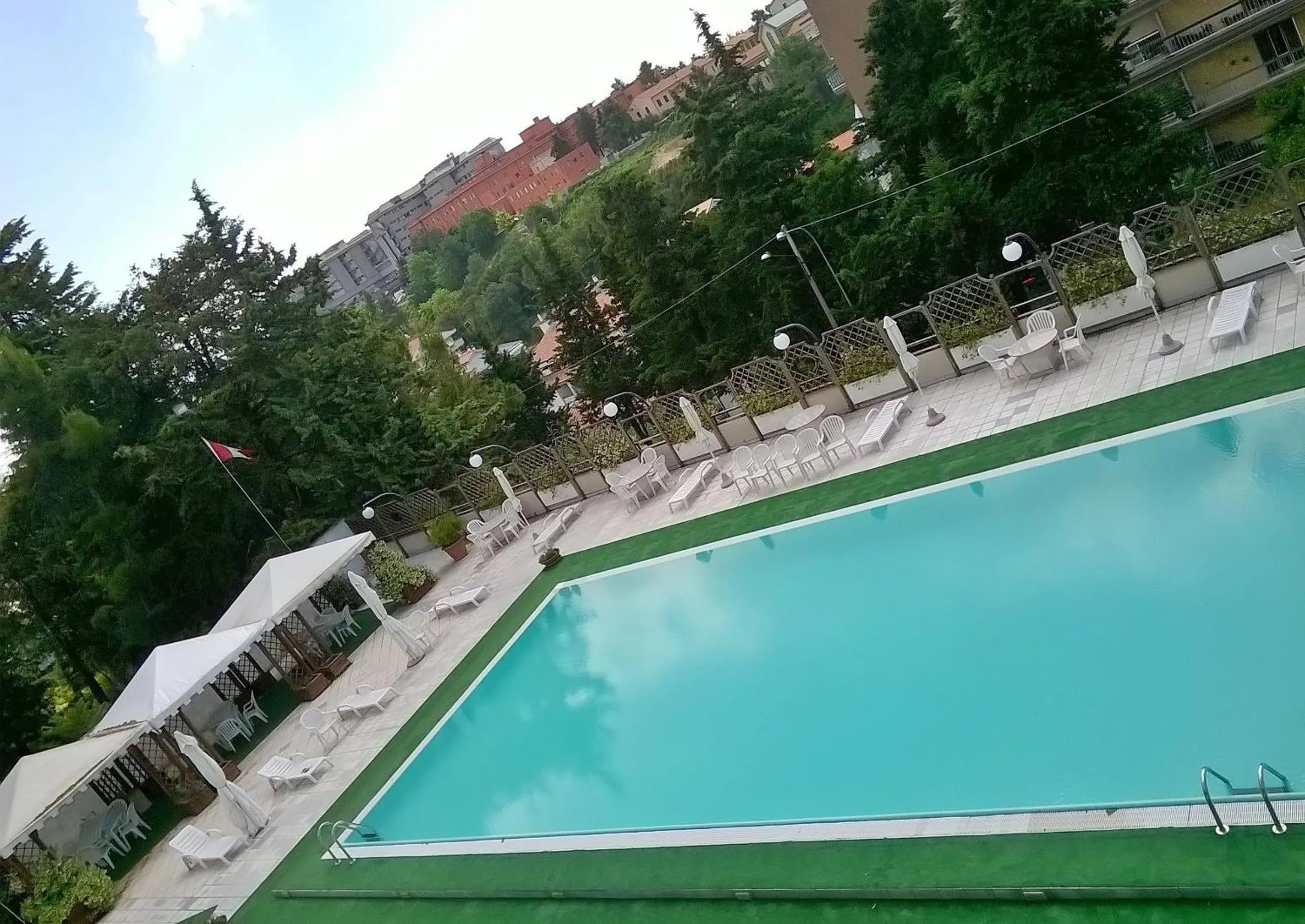Swimming pool in Hotel Du Parc