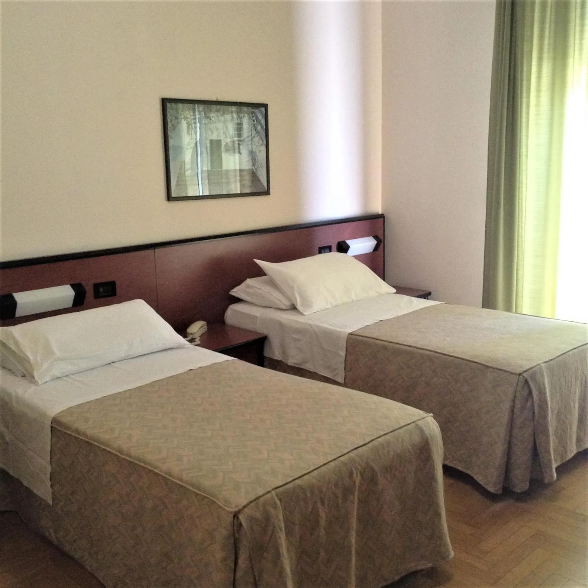 Facility for disabled guests, Bed in Hotel Du Parc