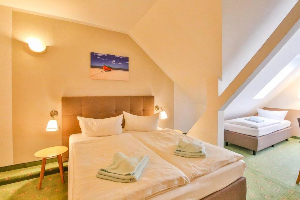 Family, Bed in Hotel und Restaurant "Zur Zwiebel"