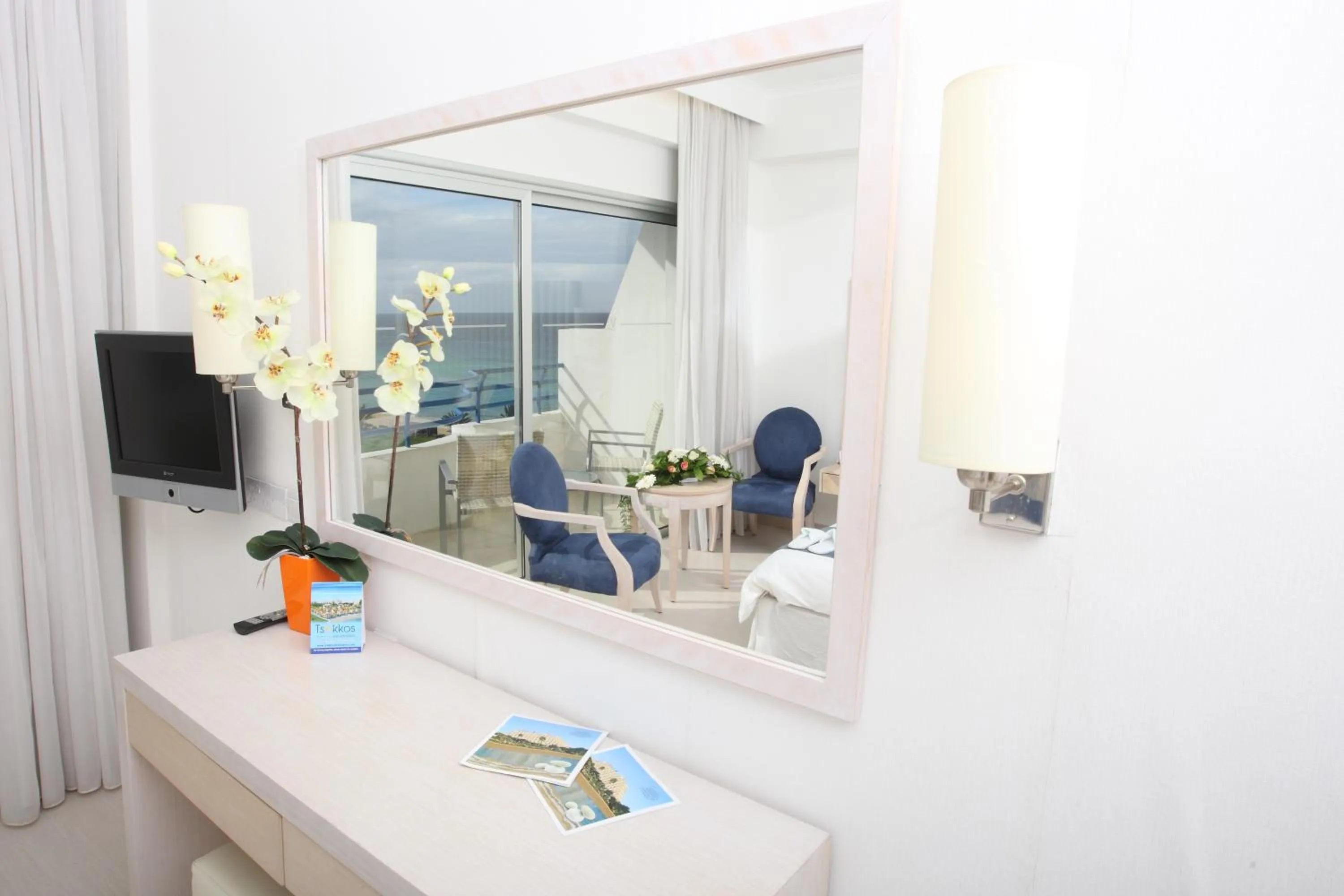 TV and multimedia in Vrissiana Boutique Beach Hotel