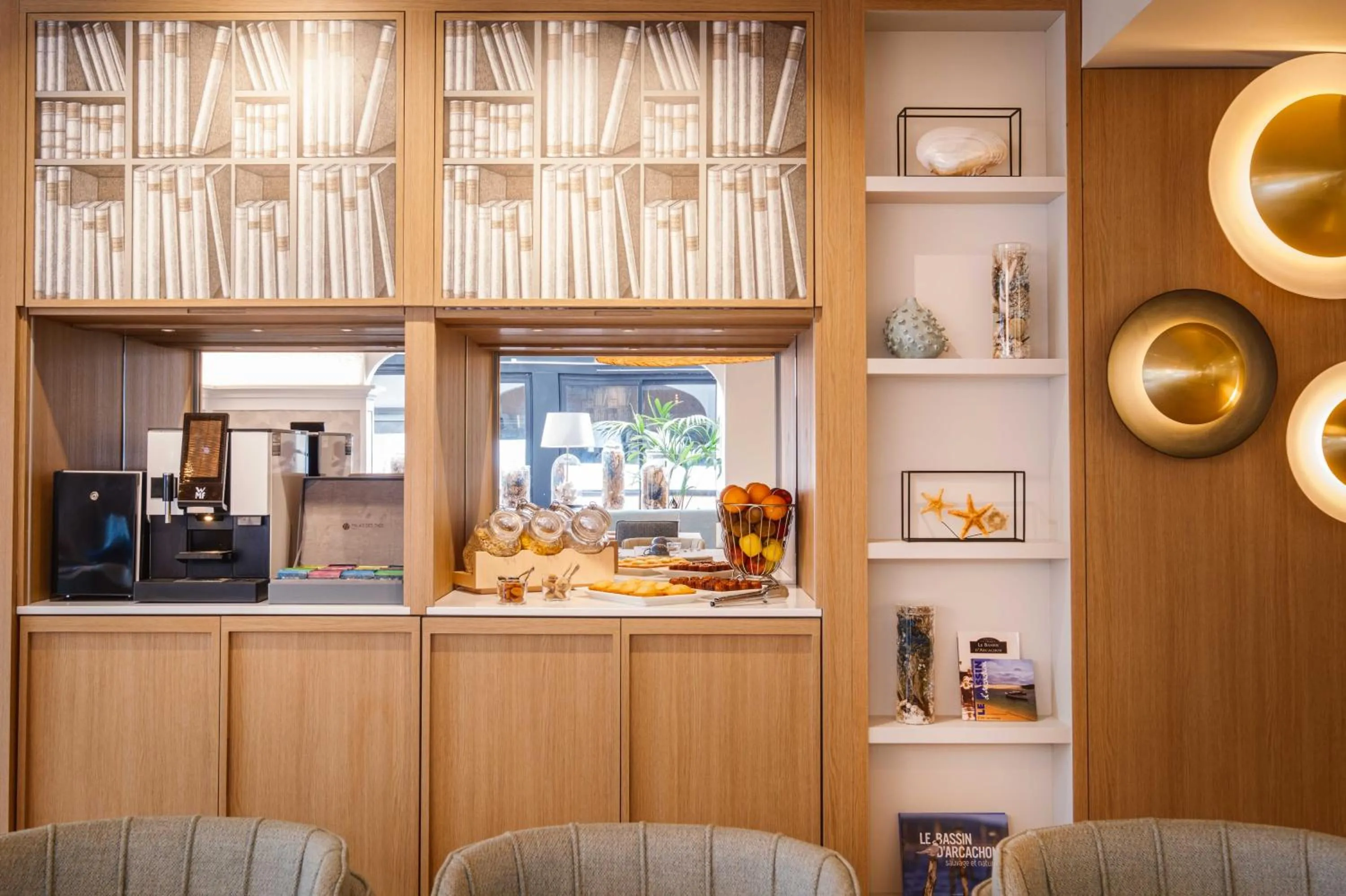 Breakfast in Hôtel Arcanse by Inwood Hotels